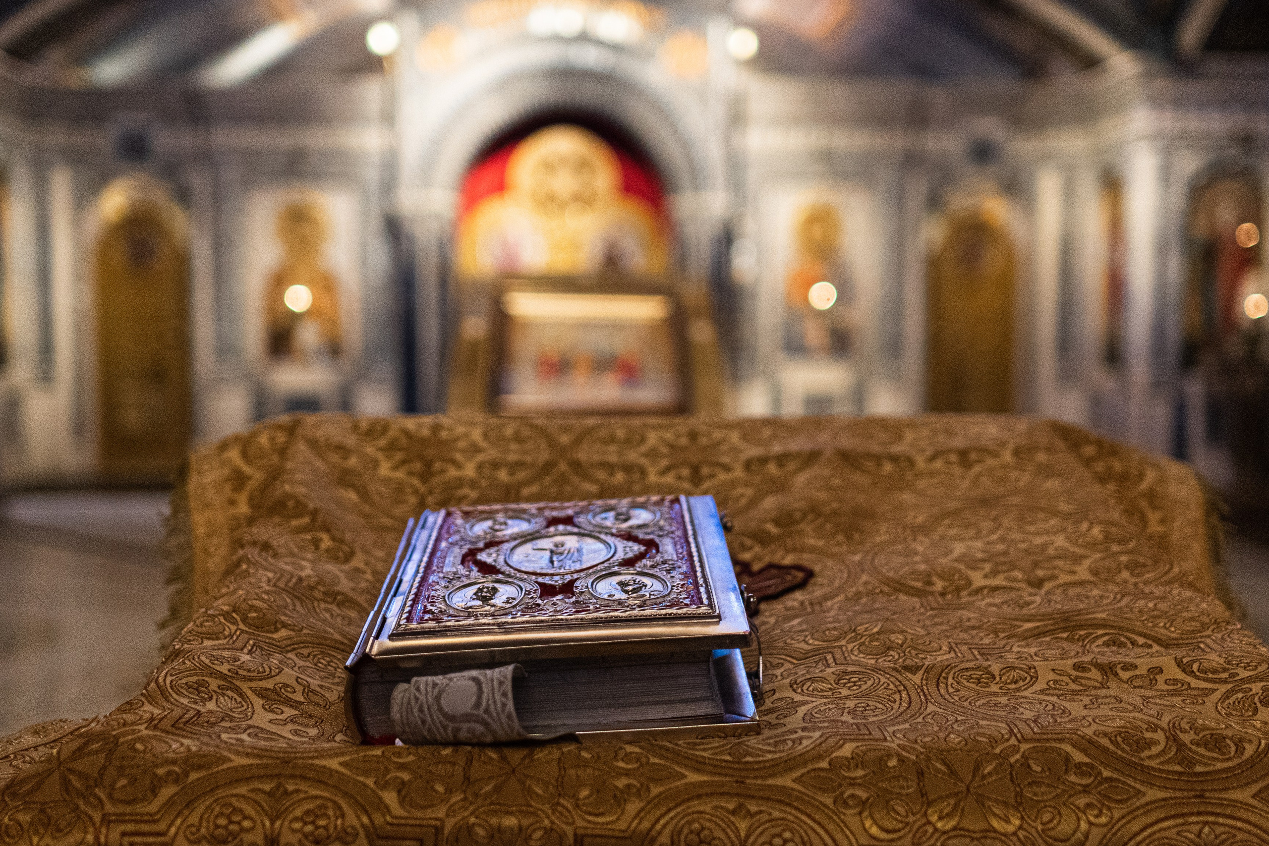 Антураж комнаты Венчания в Главном храме ВС РФ. Собор Воскресения Христова