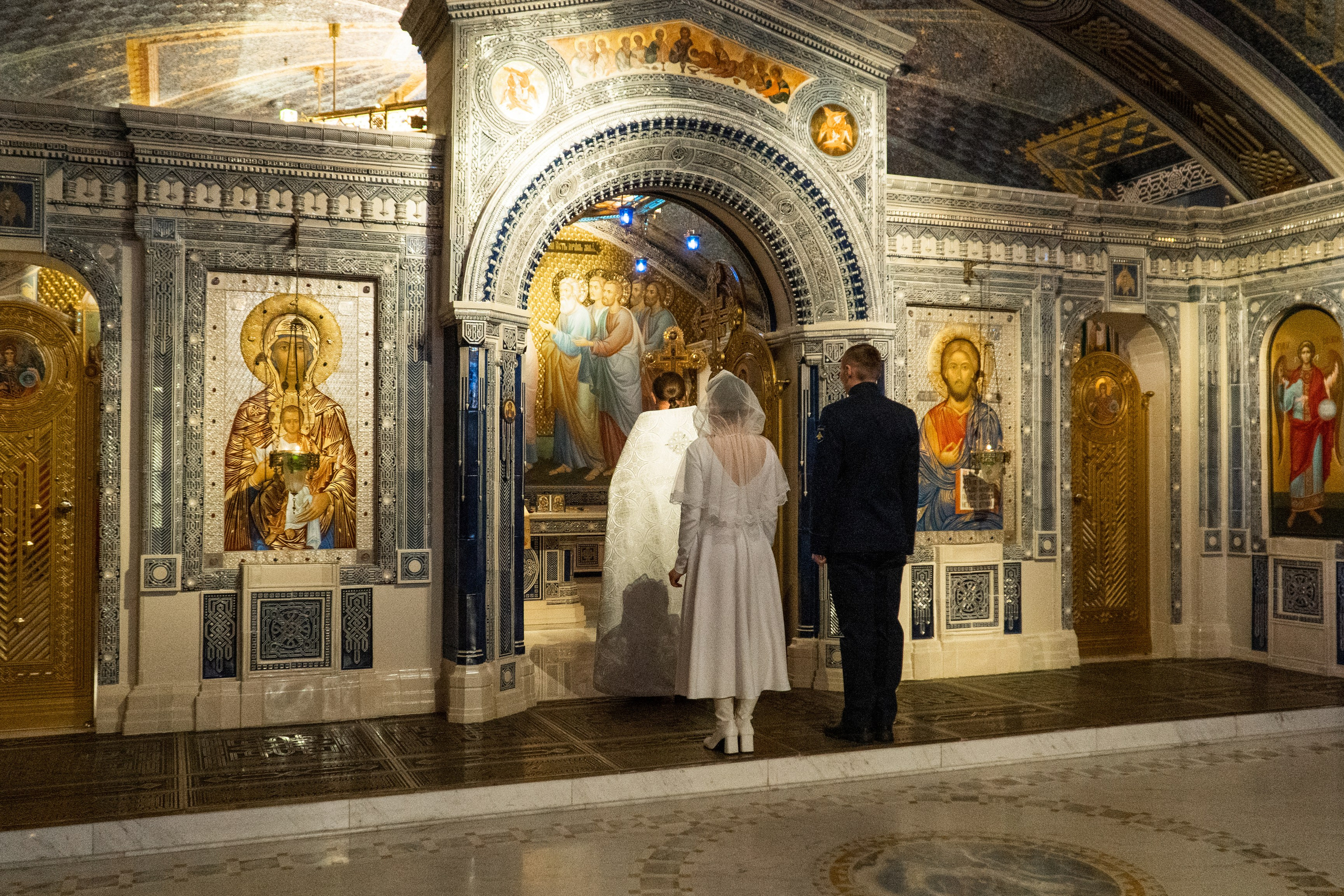 Фотосессия Венчания в Главном храме ВС РФ. Собор Воскресения Христова