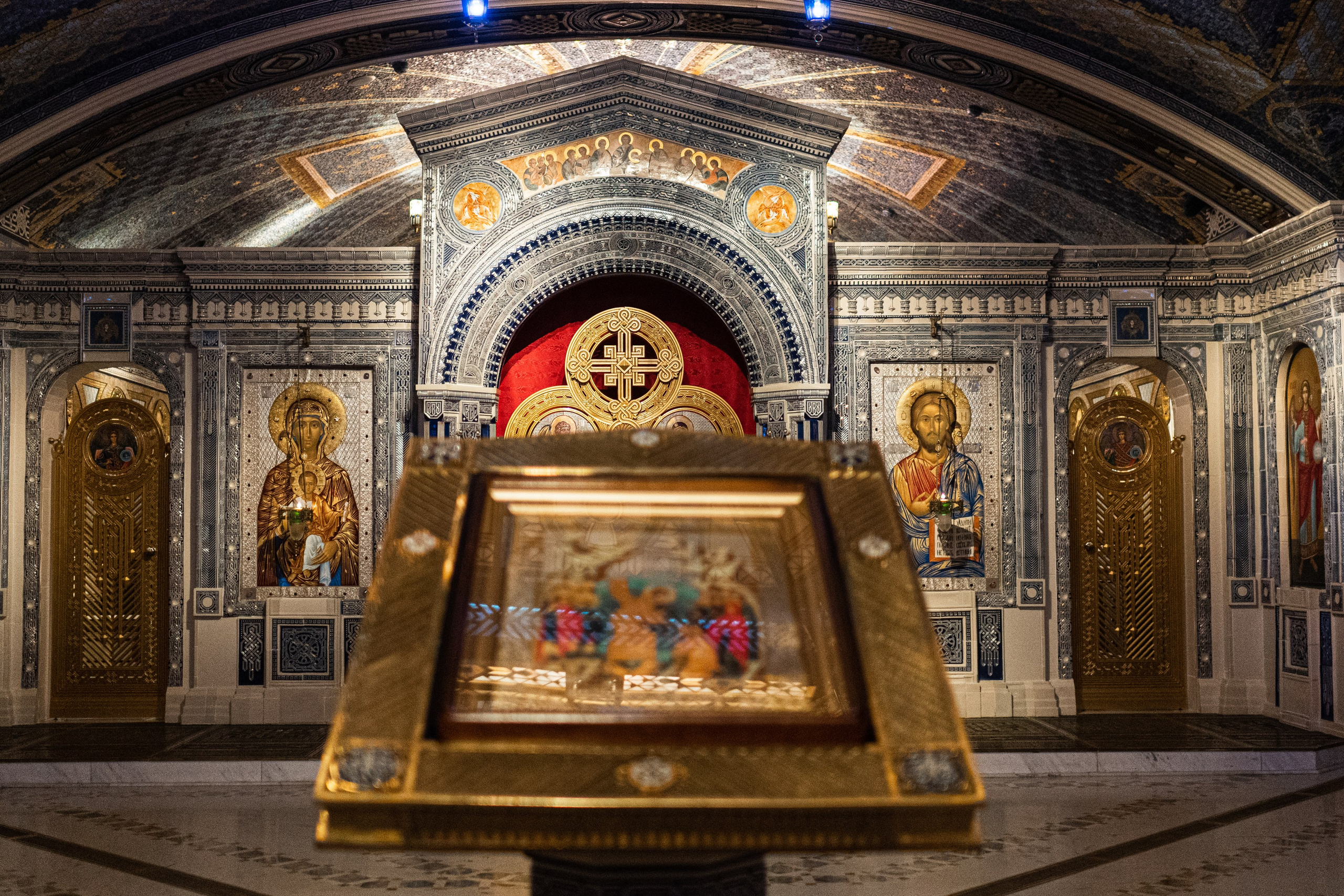 Антураж комнаты Венчания в Главном храме ВС РФ. Собор Воскресения Христова