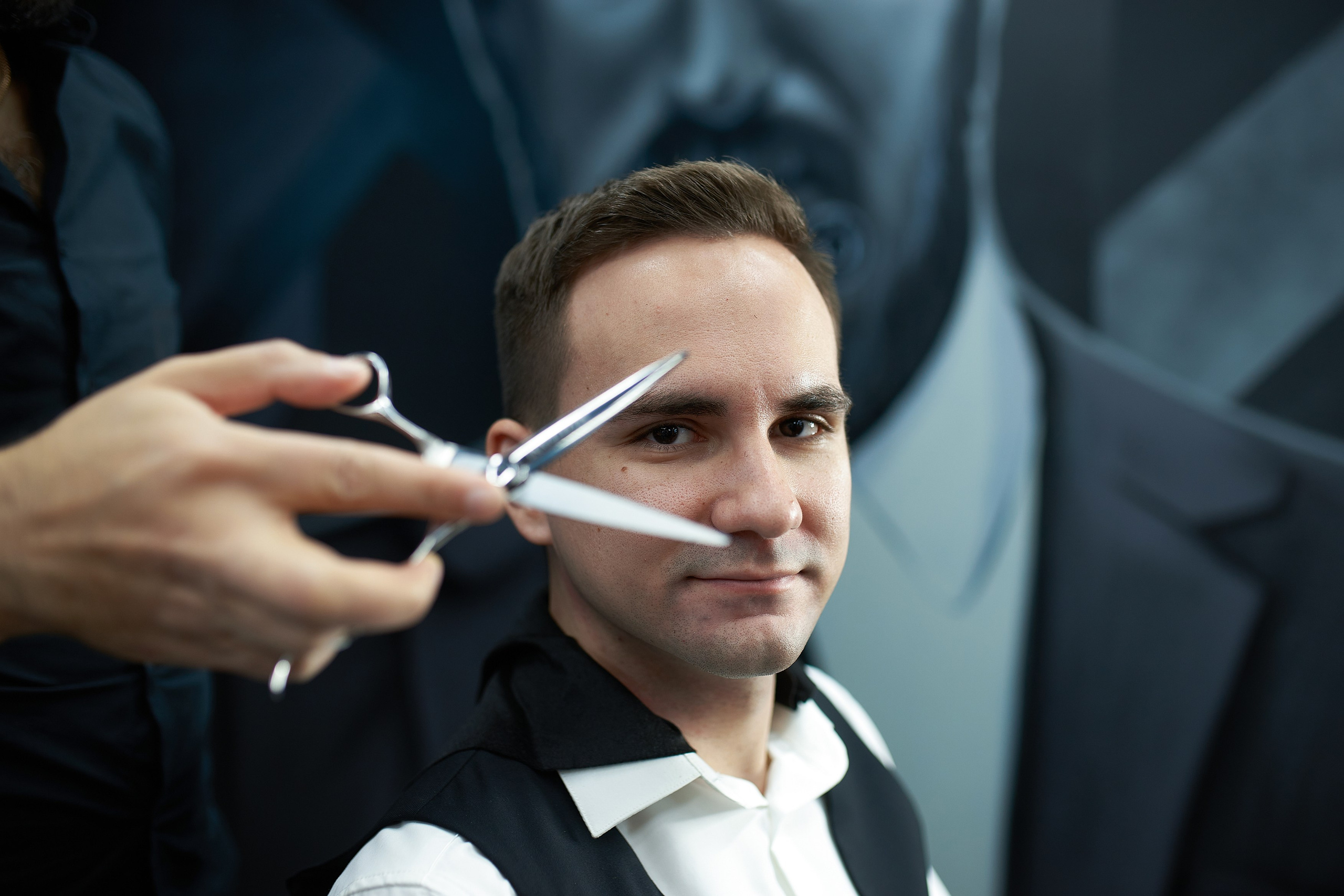 В барбершопе жених.