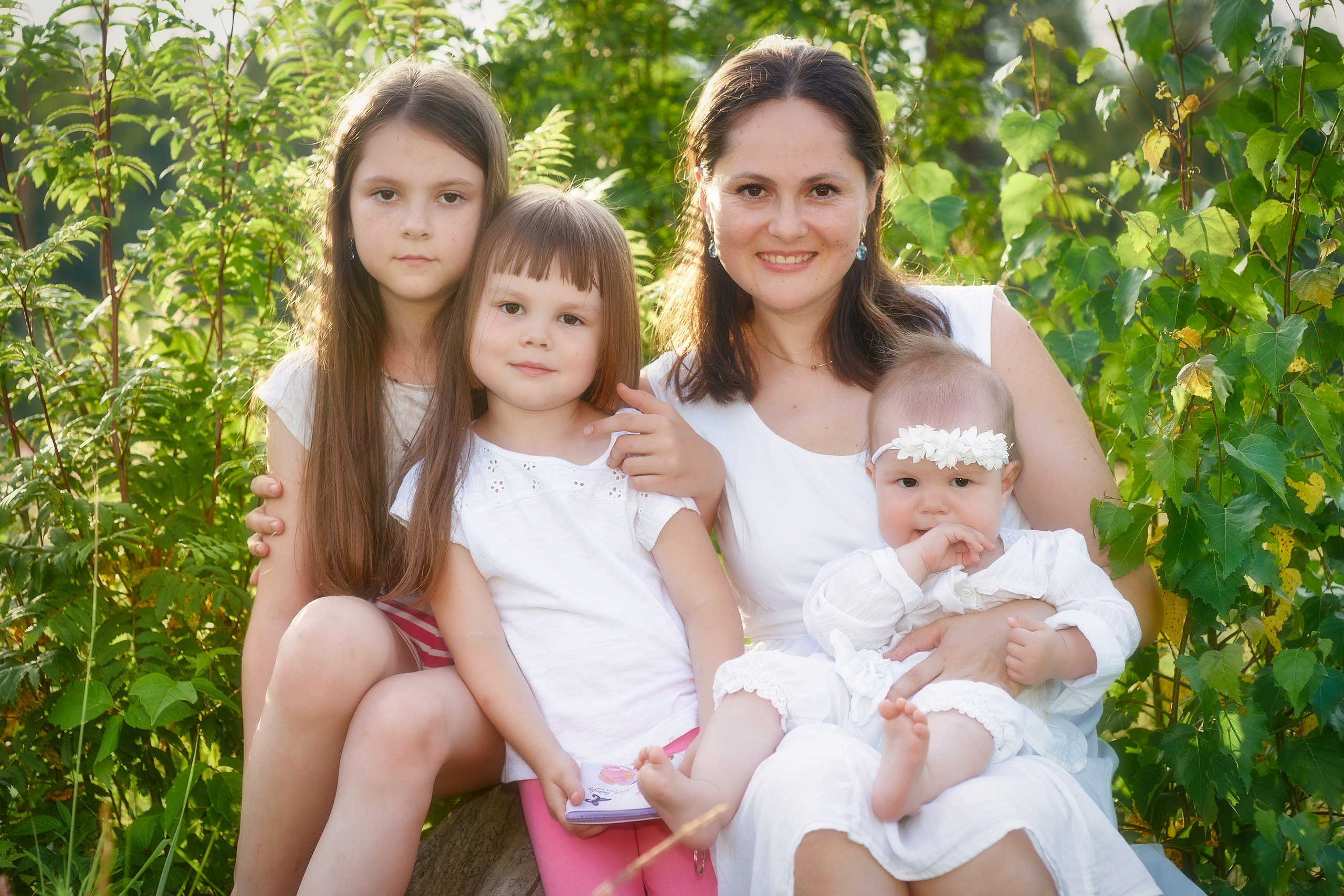 Семейная фотосессия в белом.