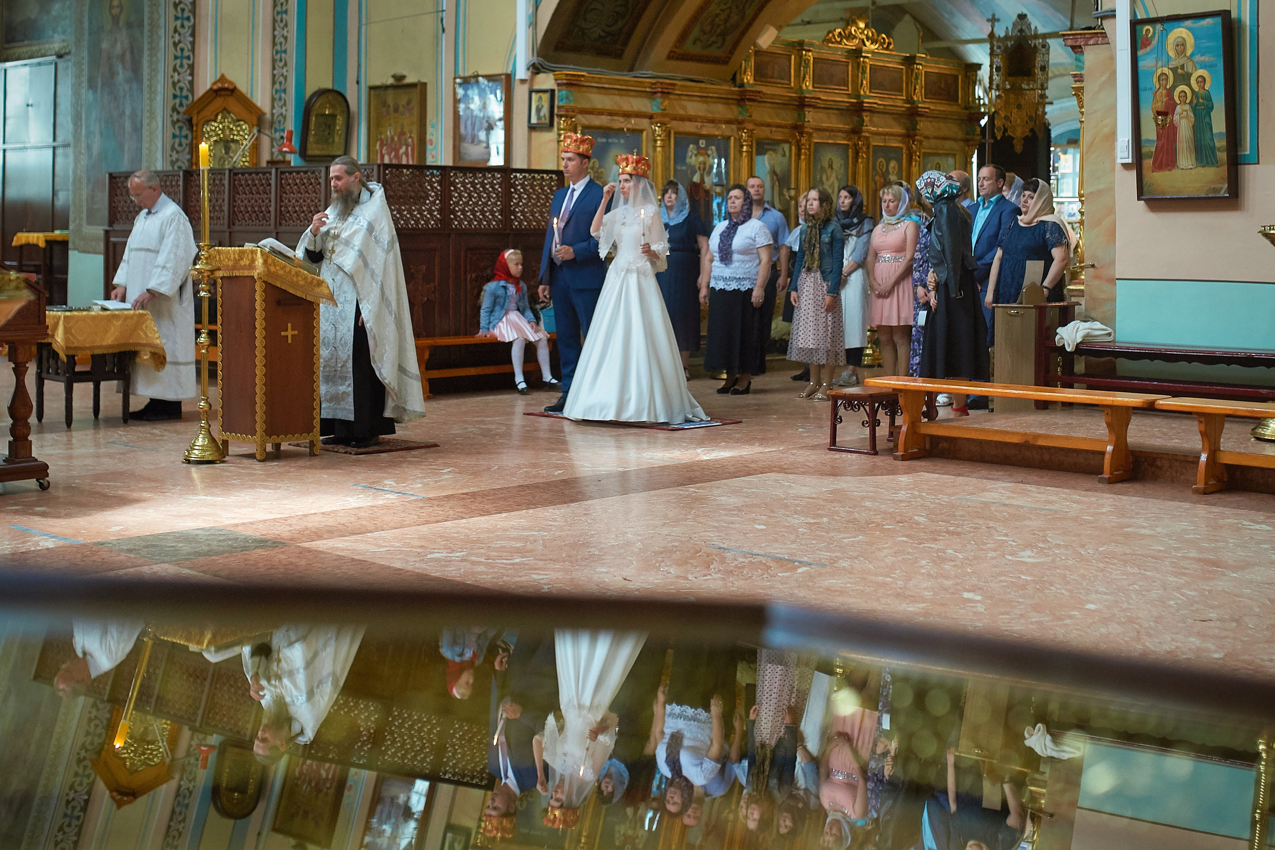 Венчание в церкви.