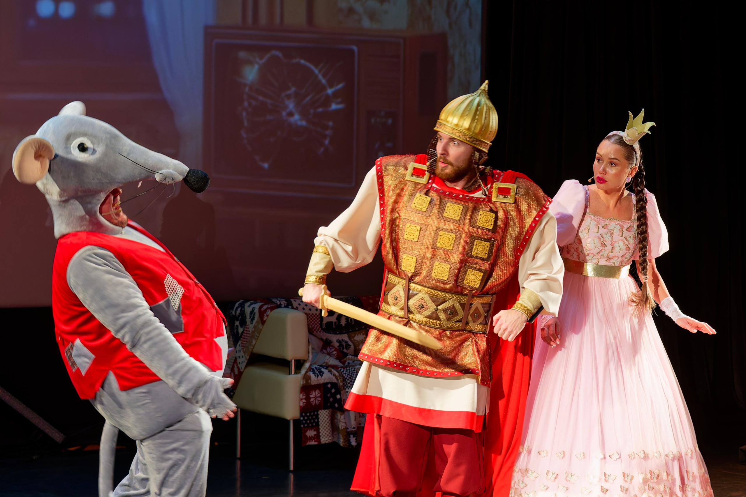 [23.12.25] «Новогоднее приключение игрушек» сказочное театрализованное представление в КДЦ им. Вл. Высоцкого