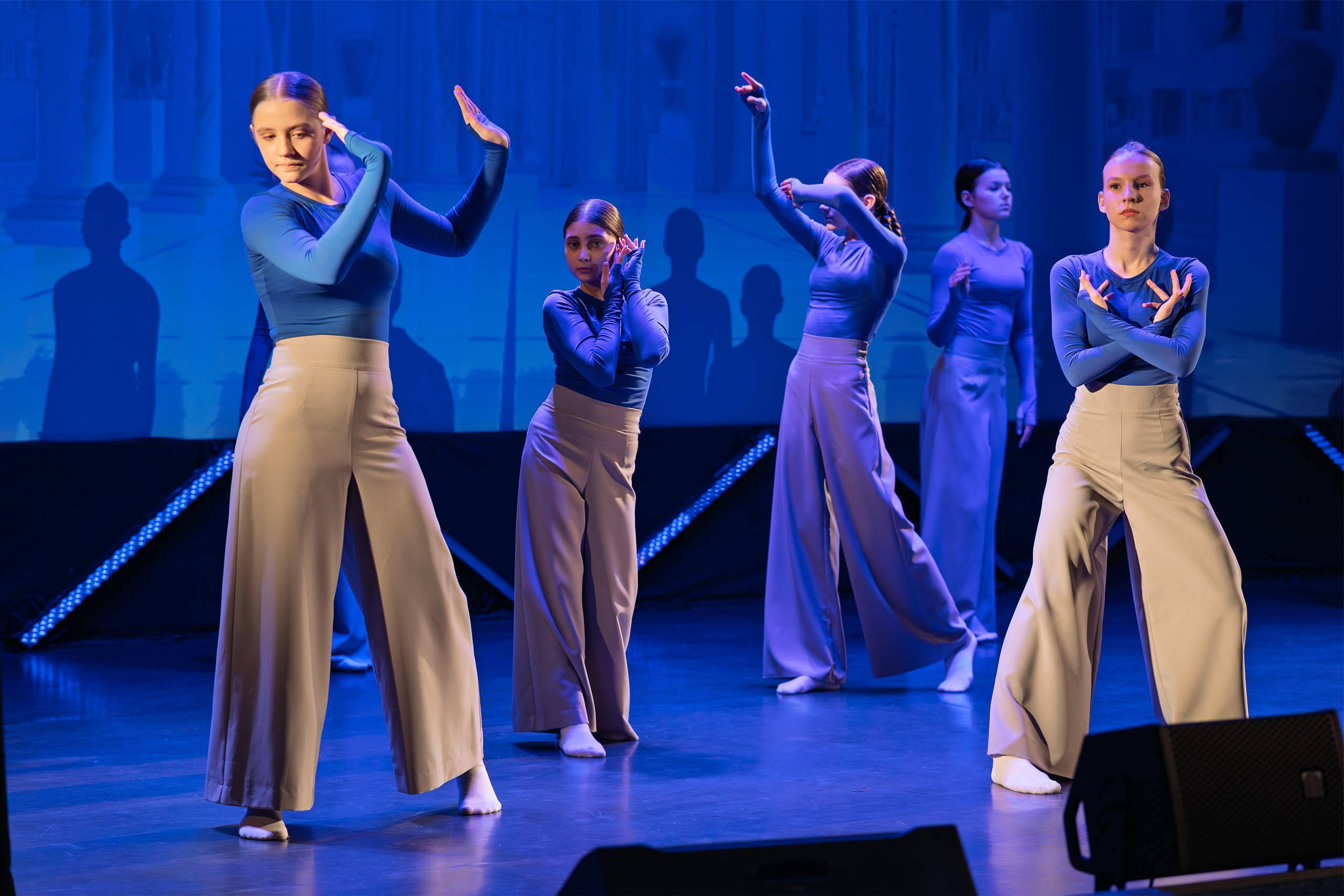 [08.04.2025] «СВОИ» (Галерея движения). Отчетный концерт образцового художественного коллектива современного танца.