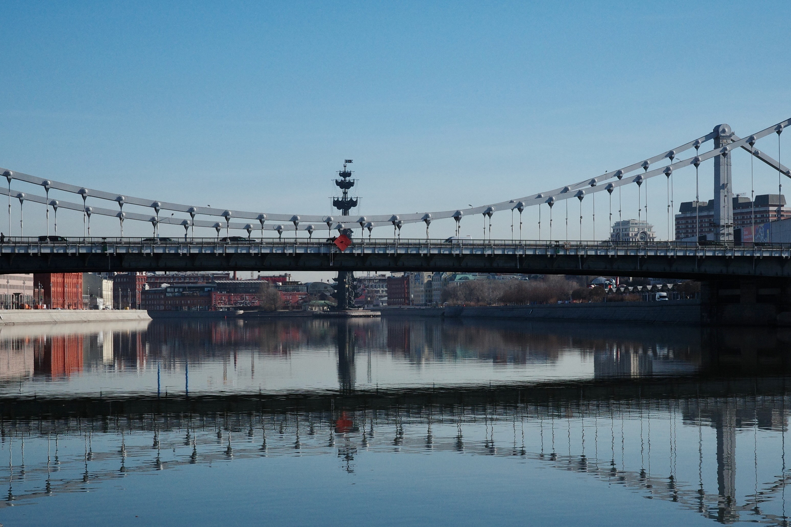 #45: Утро на Фрунзенской набережной / март 2026