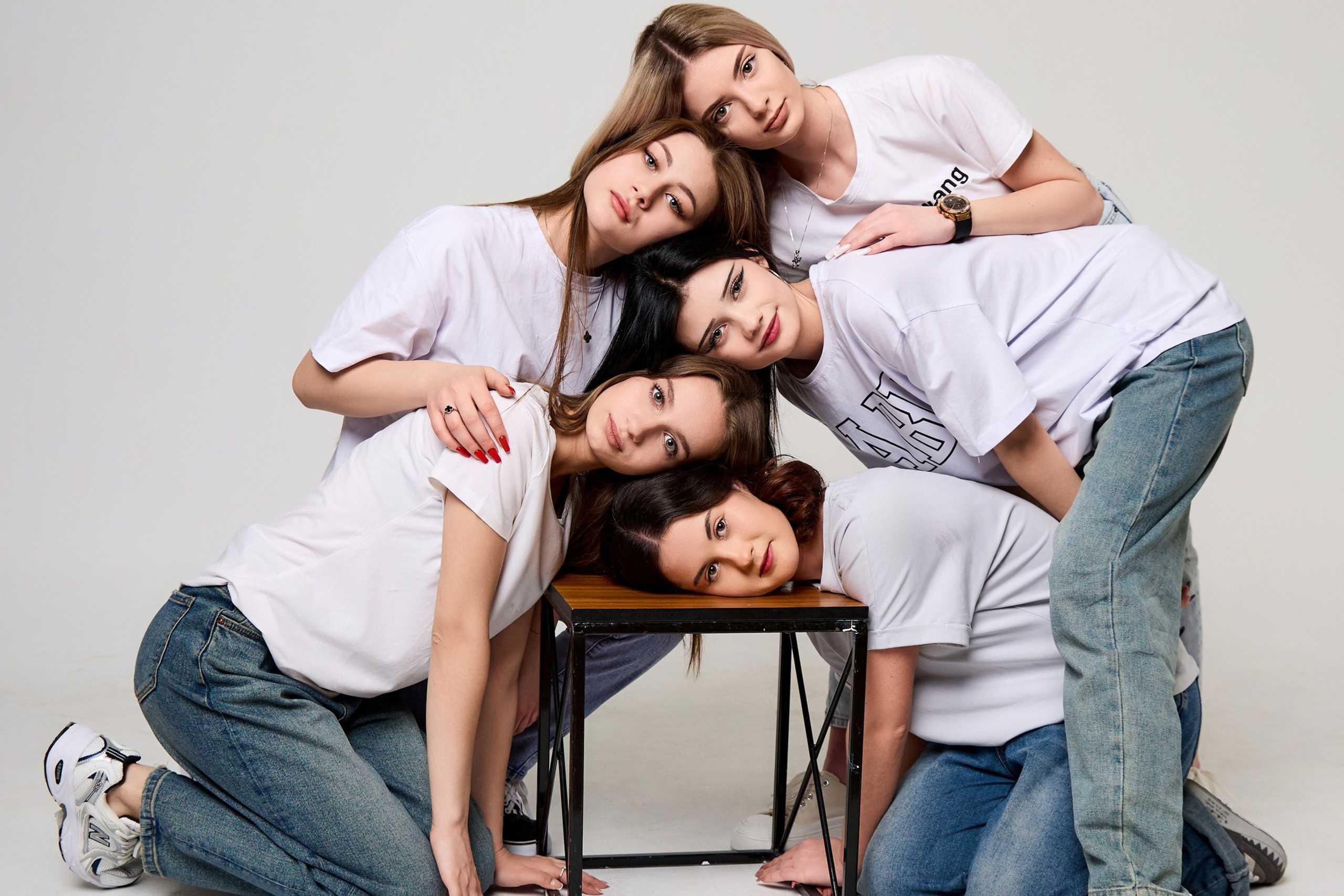 ФОНОВАЯ СТУДИЯ. ШКОЛЬНИКИ