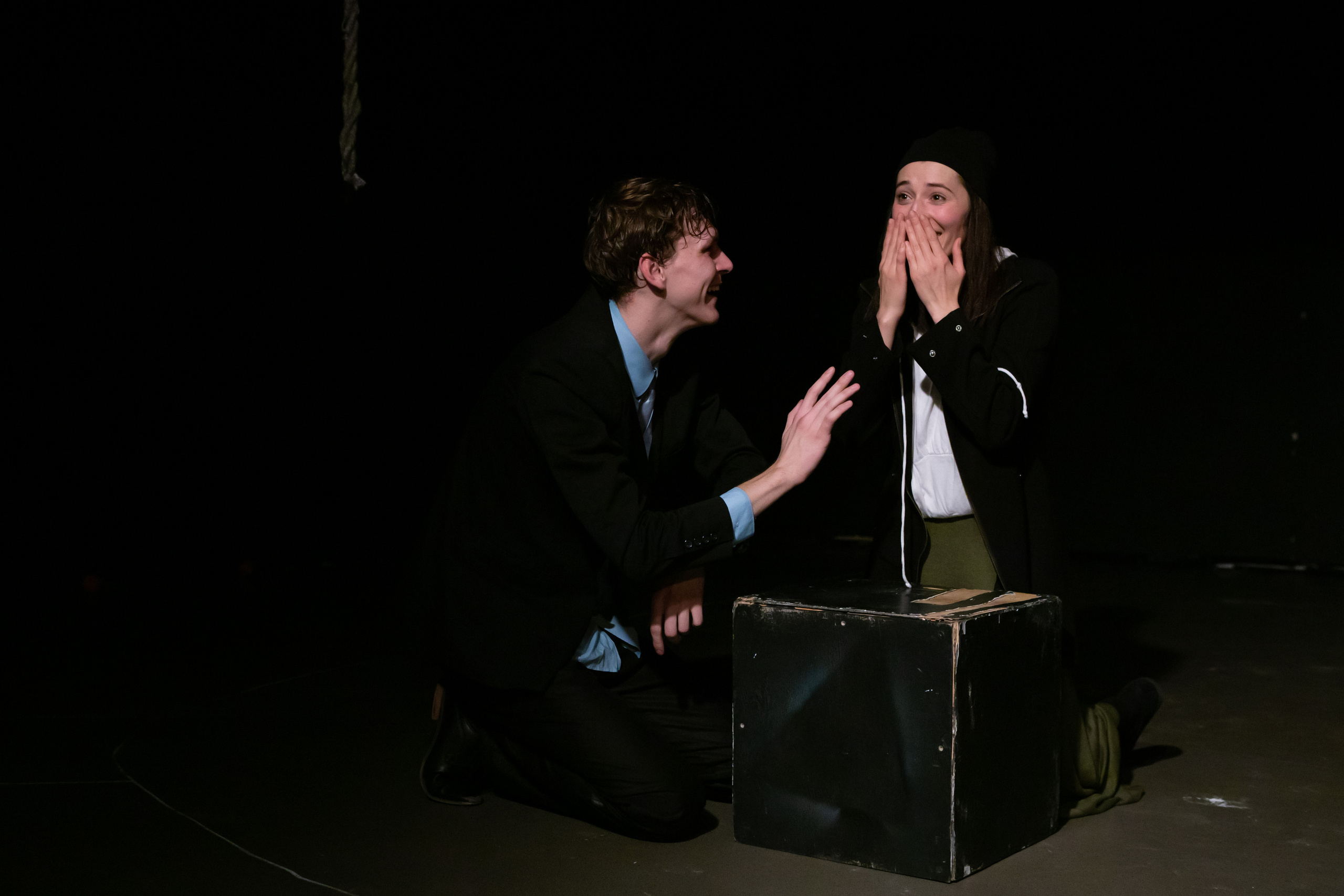 В молчании, Социально-Художественный театр