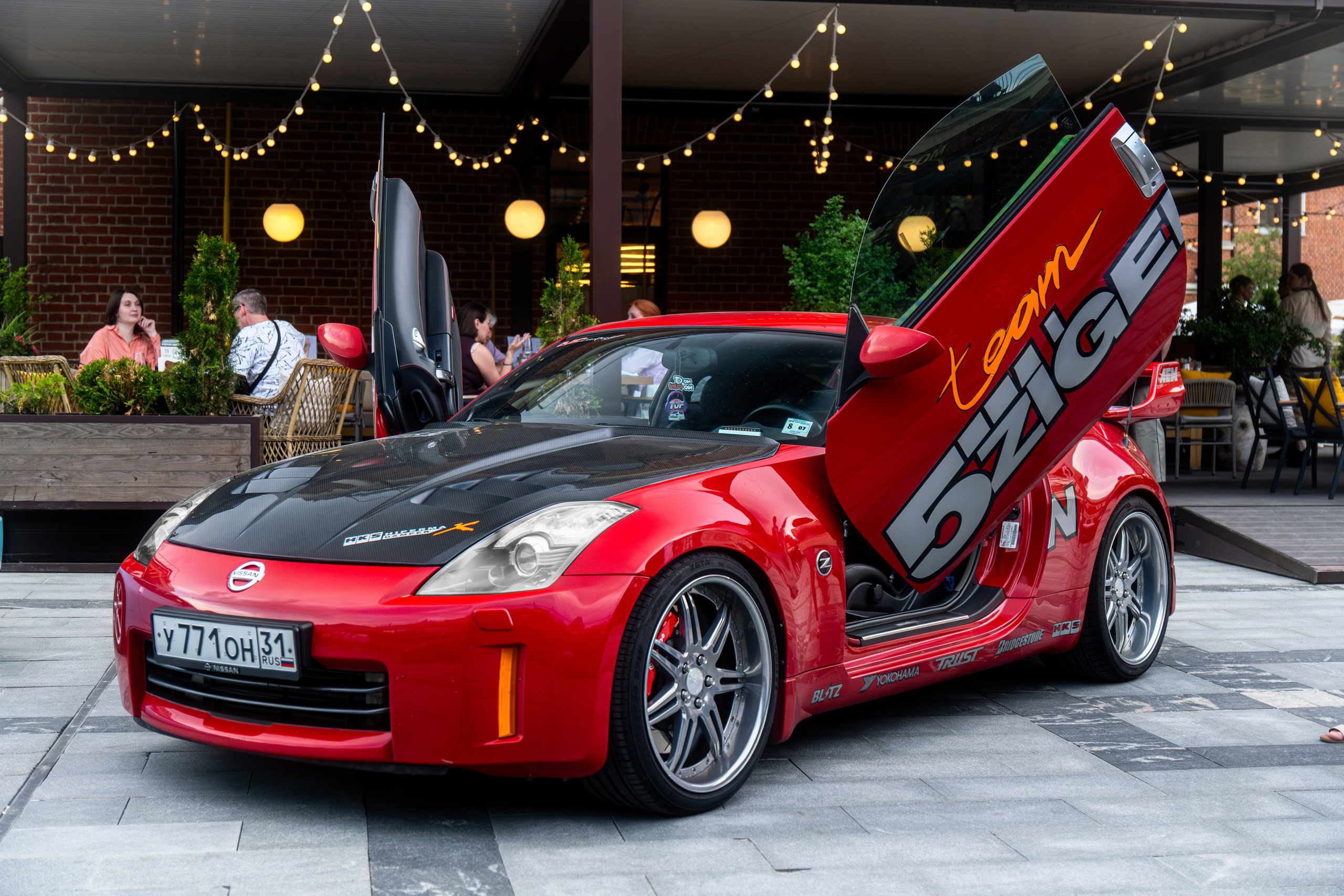 Автовыставка Nissan Z