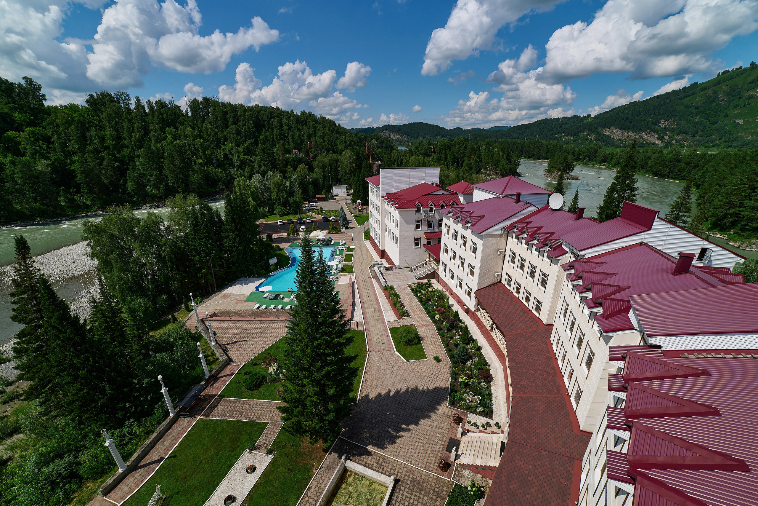 Корона Алтая лето