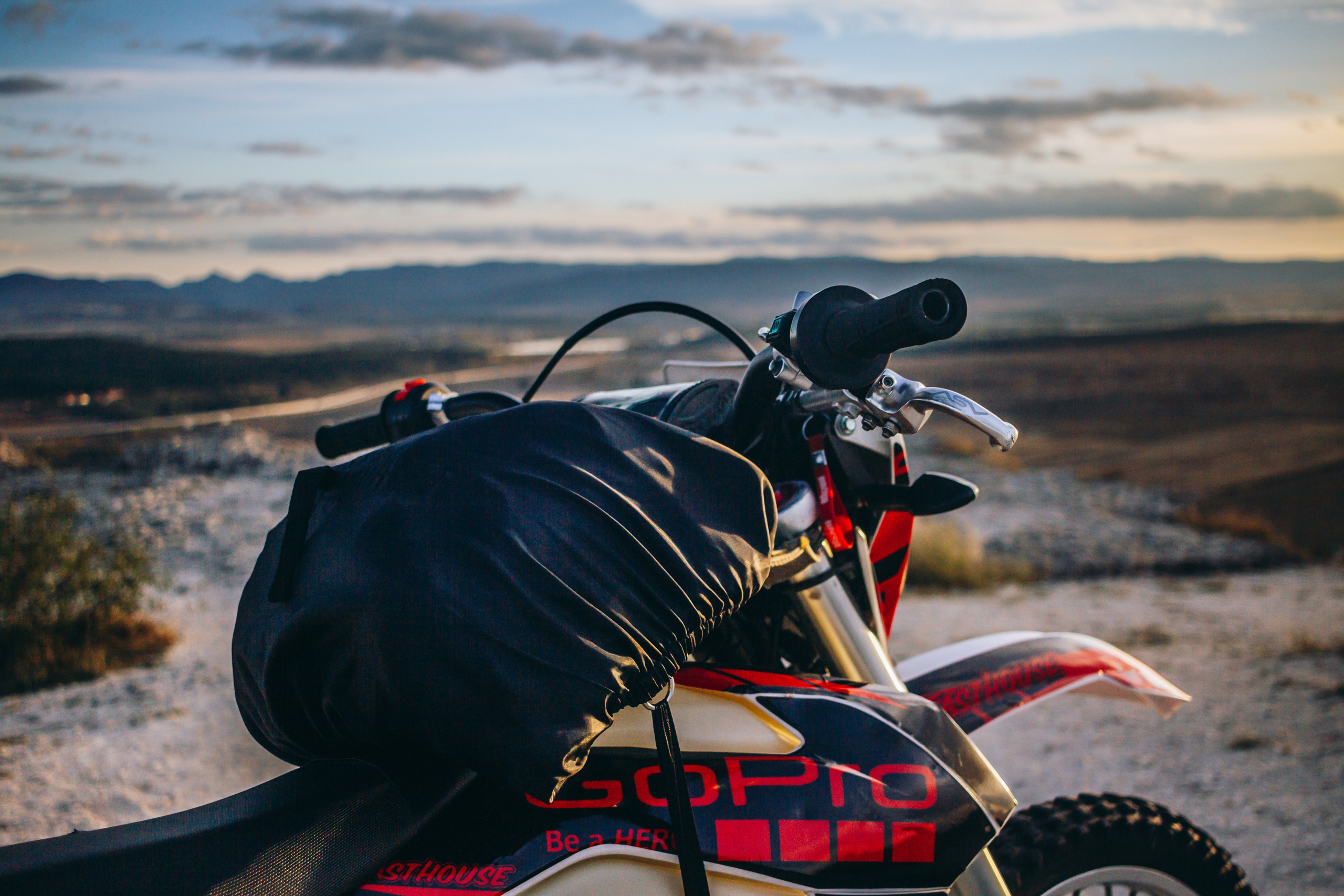 MOTOBASE. Фотограф в Крыму Григорий