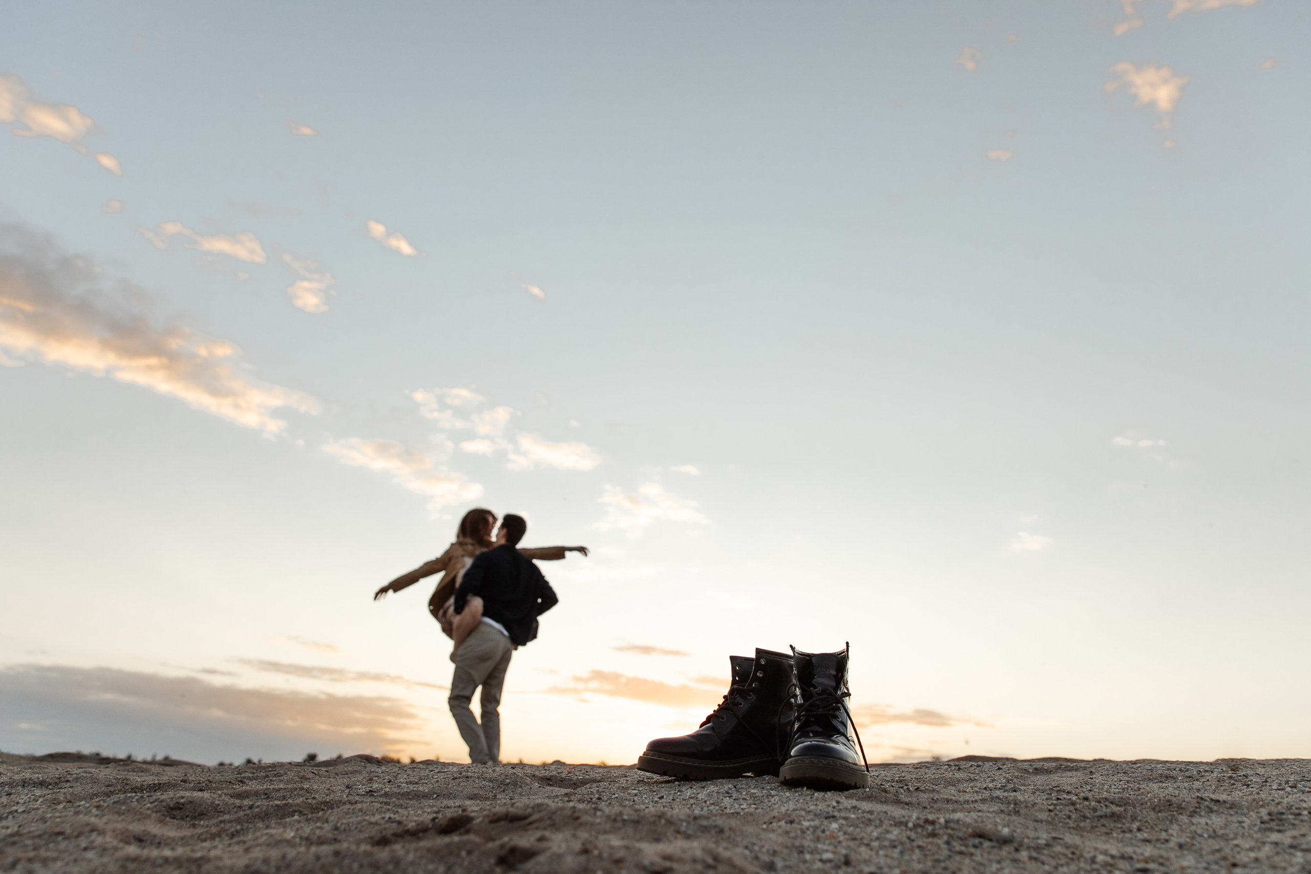 Двое в песках