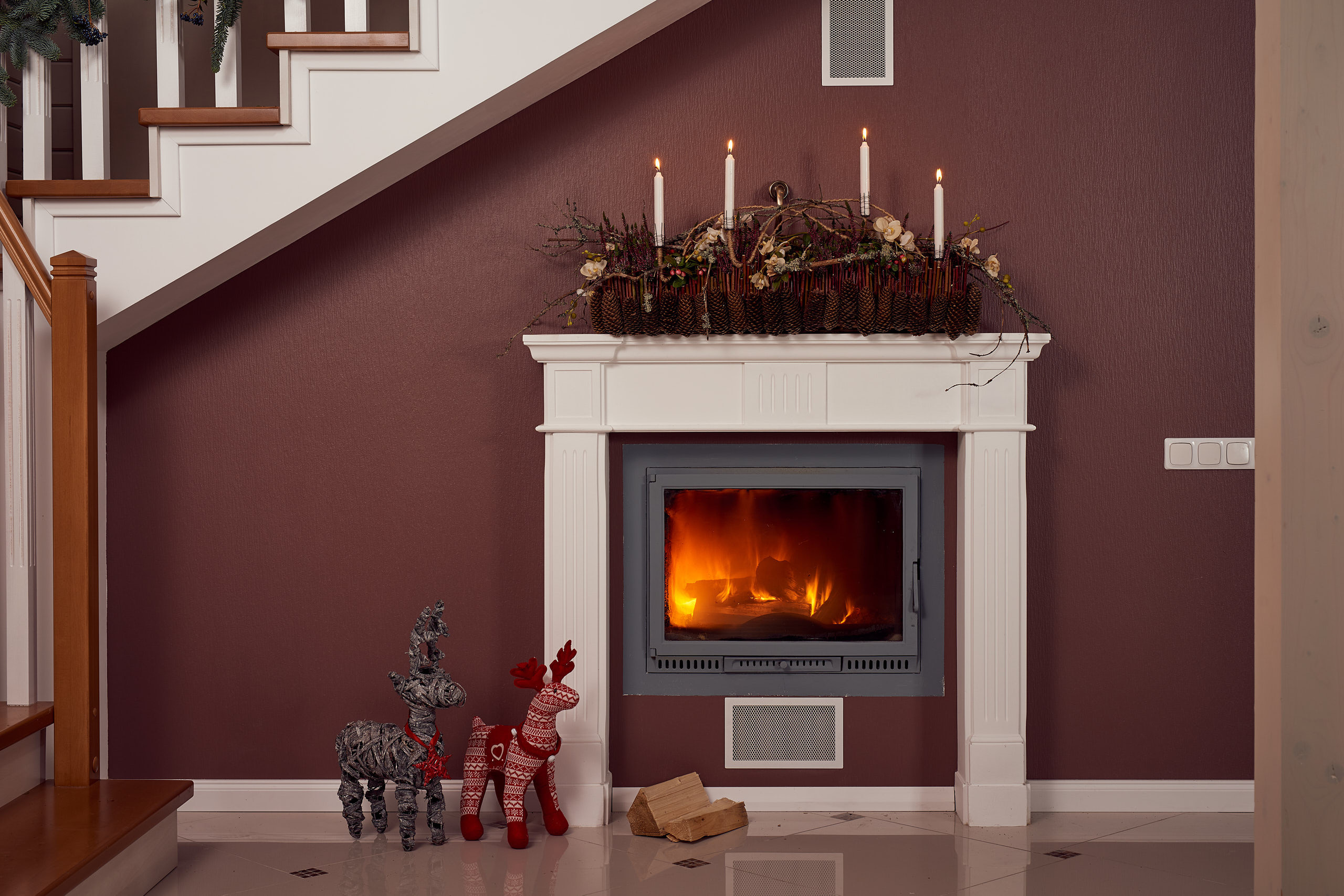 Новогоднее флористическое оформление загородного дома