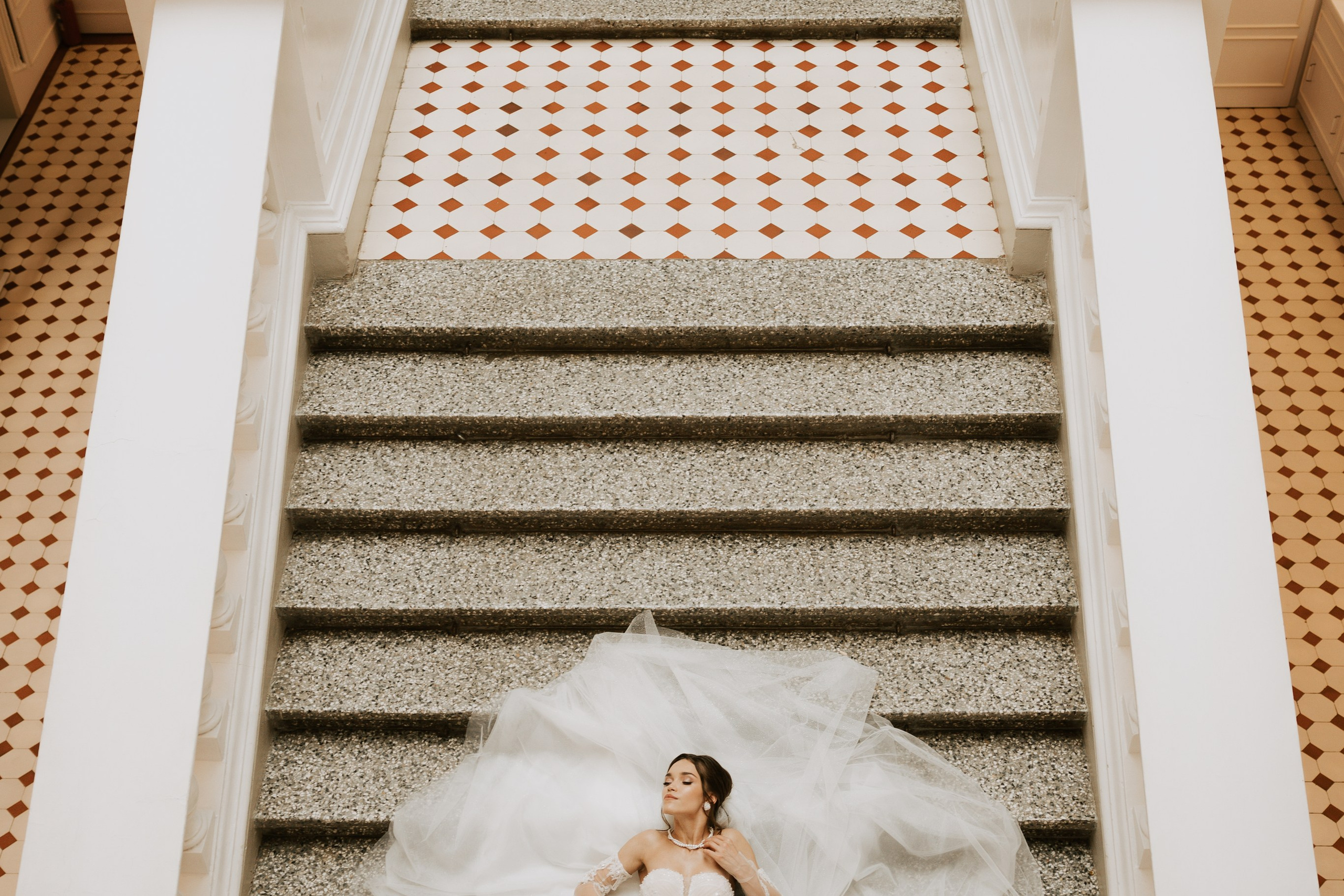 Свадебная фотосессия в художественном музее в Ульяновске