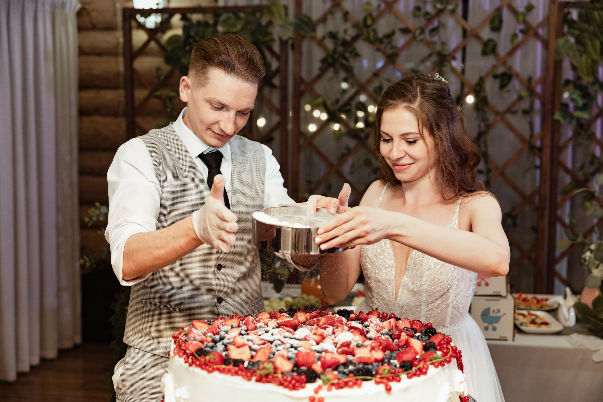 Трендовые идеи свадебных тортов 2026 год