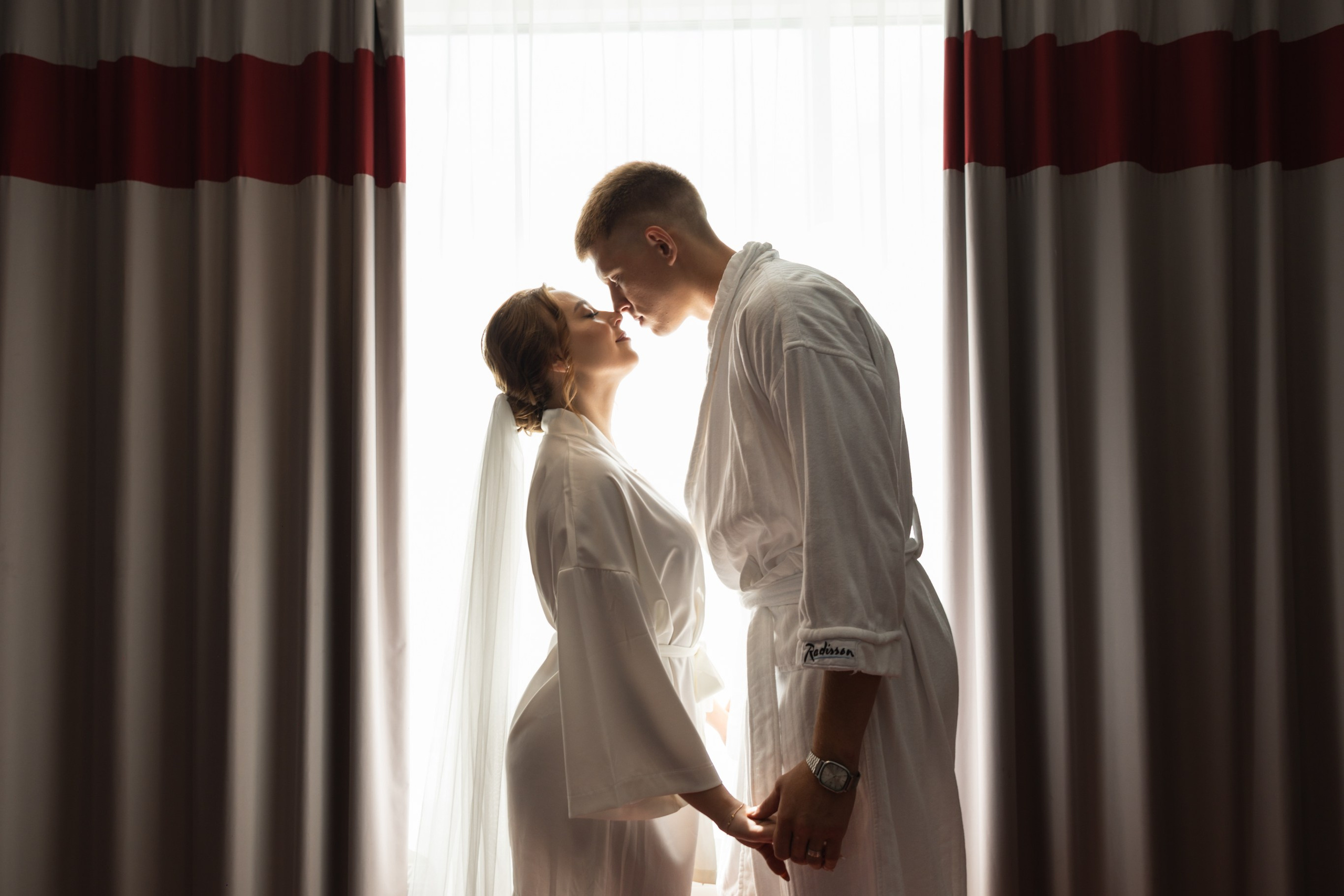 Утро молодожёнов, свадебная фотосессия в Radisson Congress Center Saransk