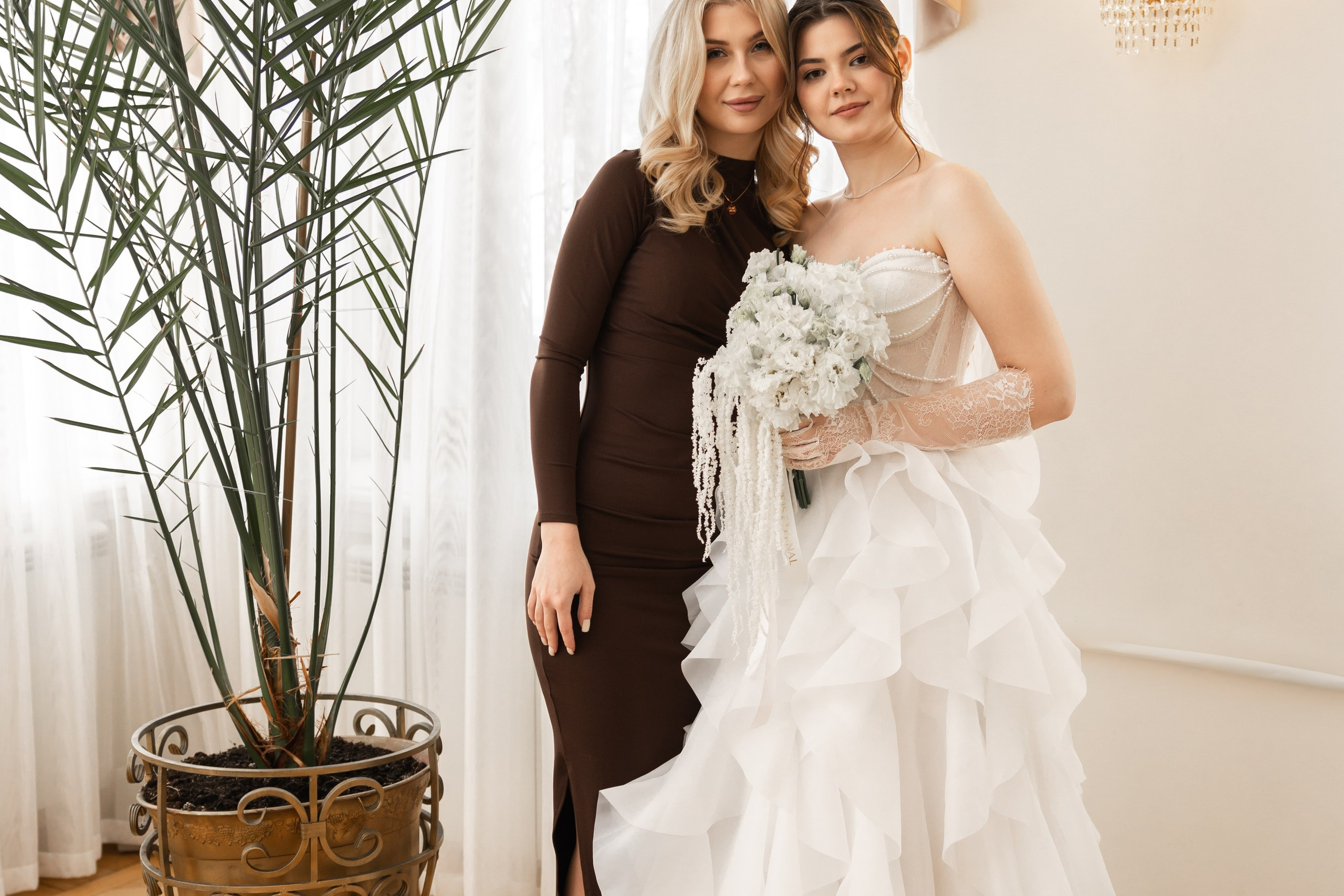 Забронировать фотосессию в ЗАГСе на Гимова, 3 в Ульяновске