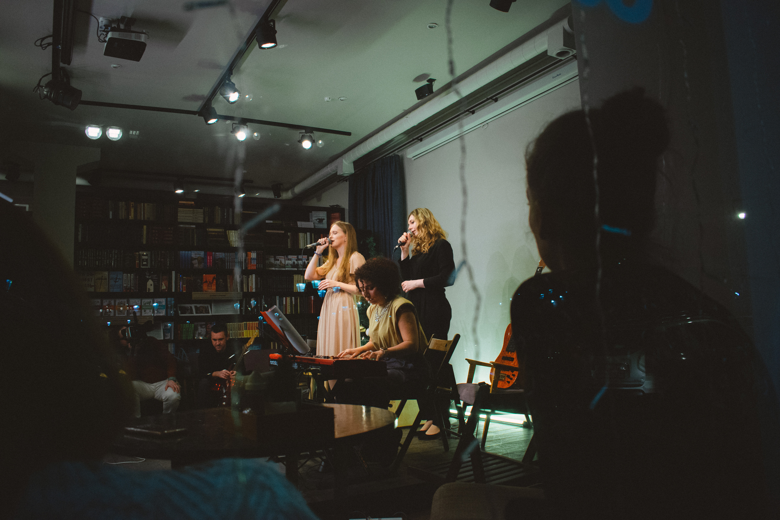 Jenik. Книги и кофе