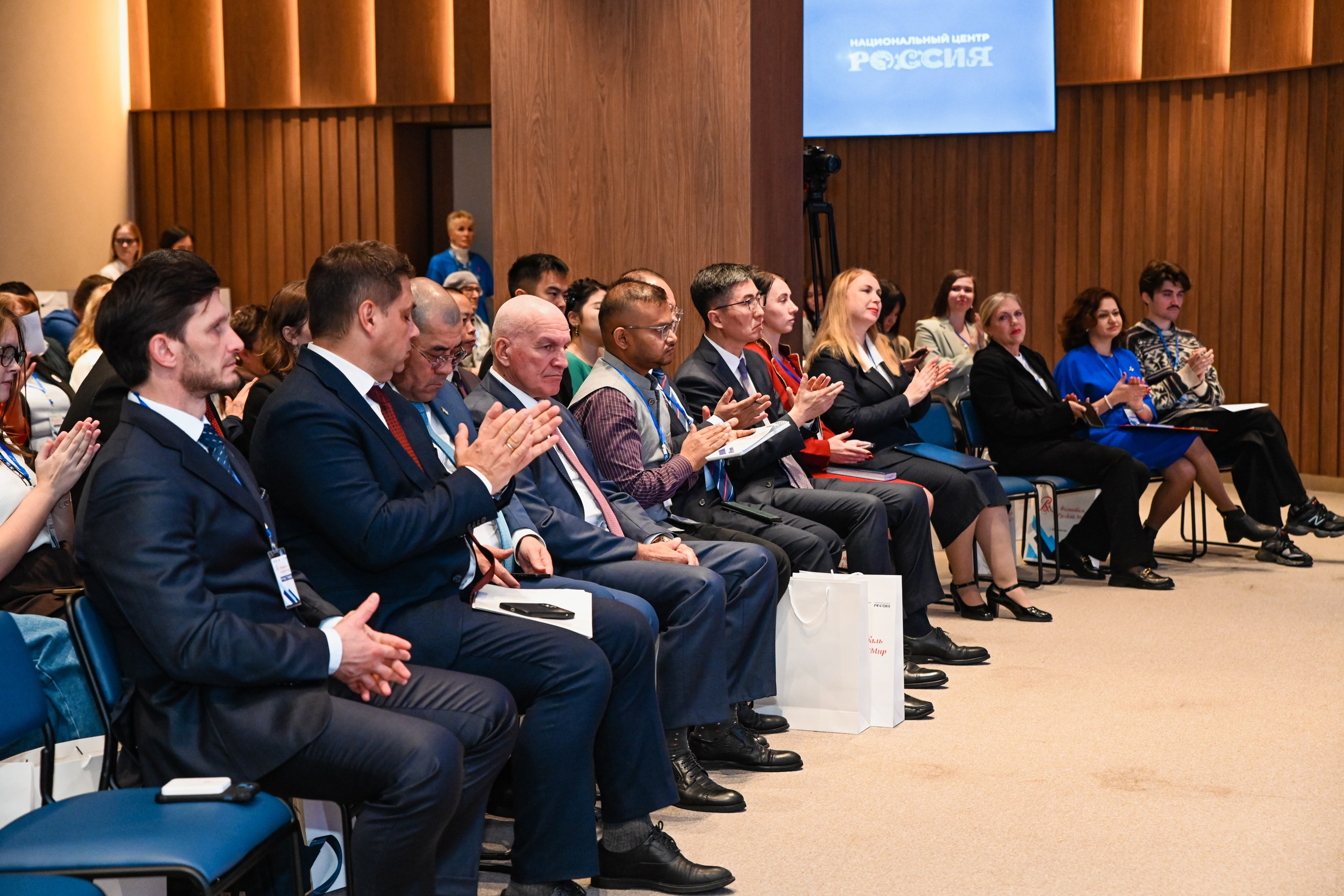 Репортажная съёмка конференций, бизнес-мероприятий и форумов