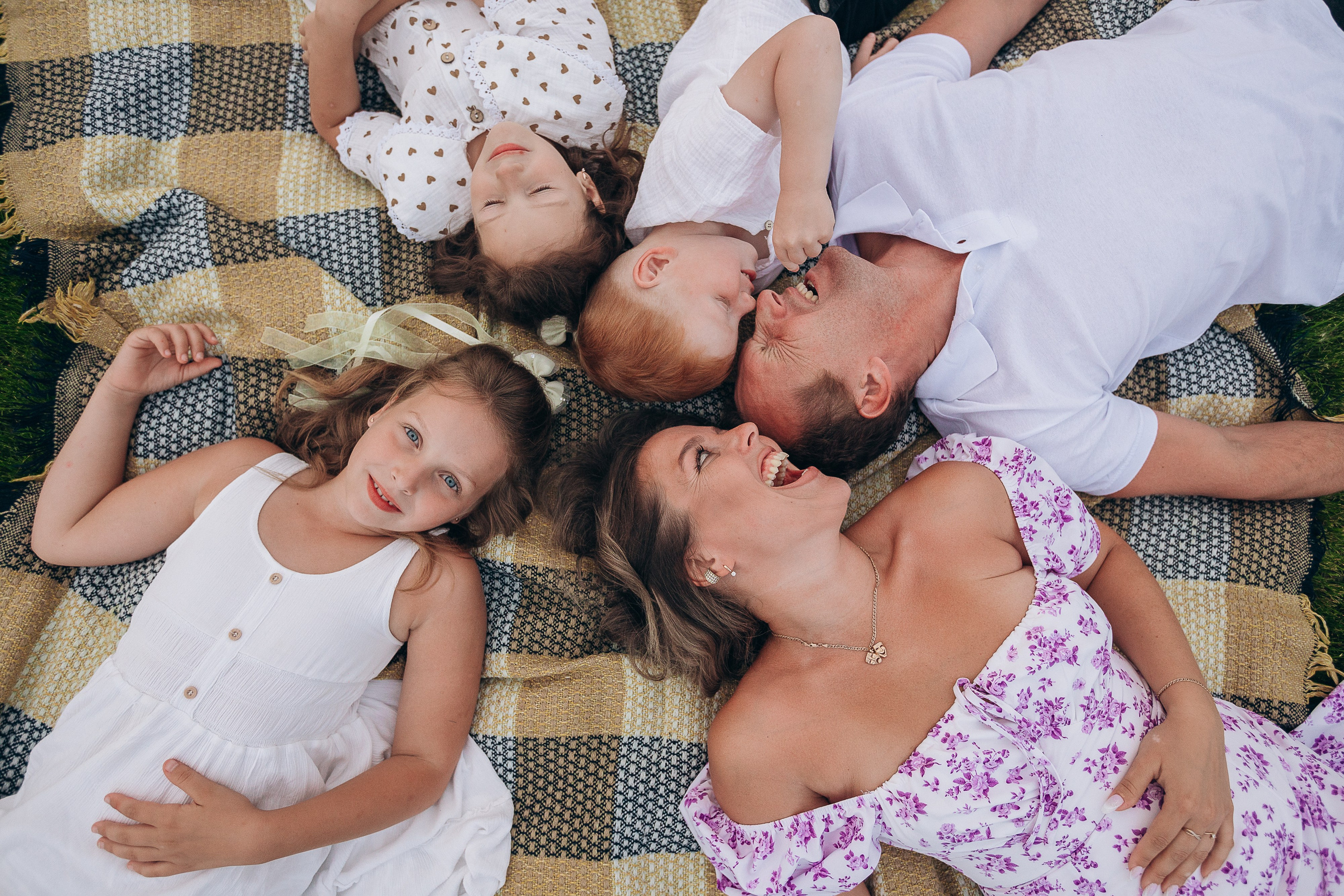 Семейная прогулка