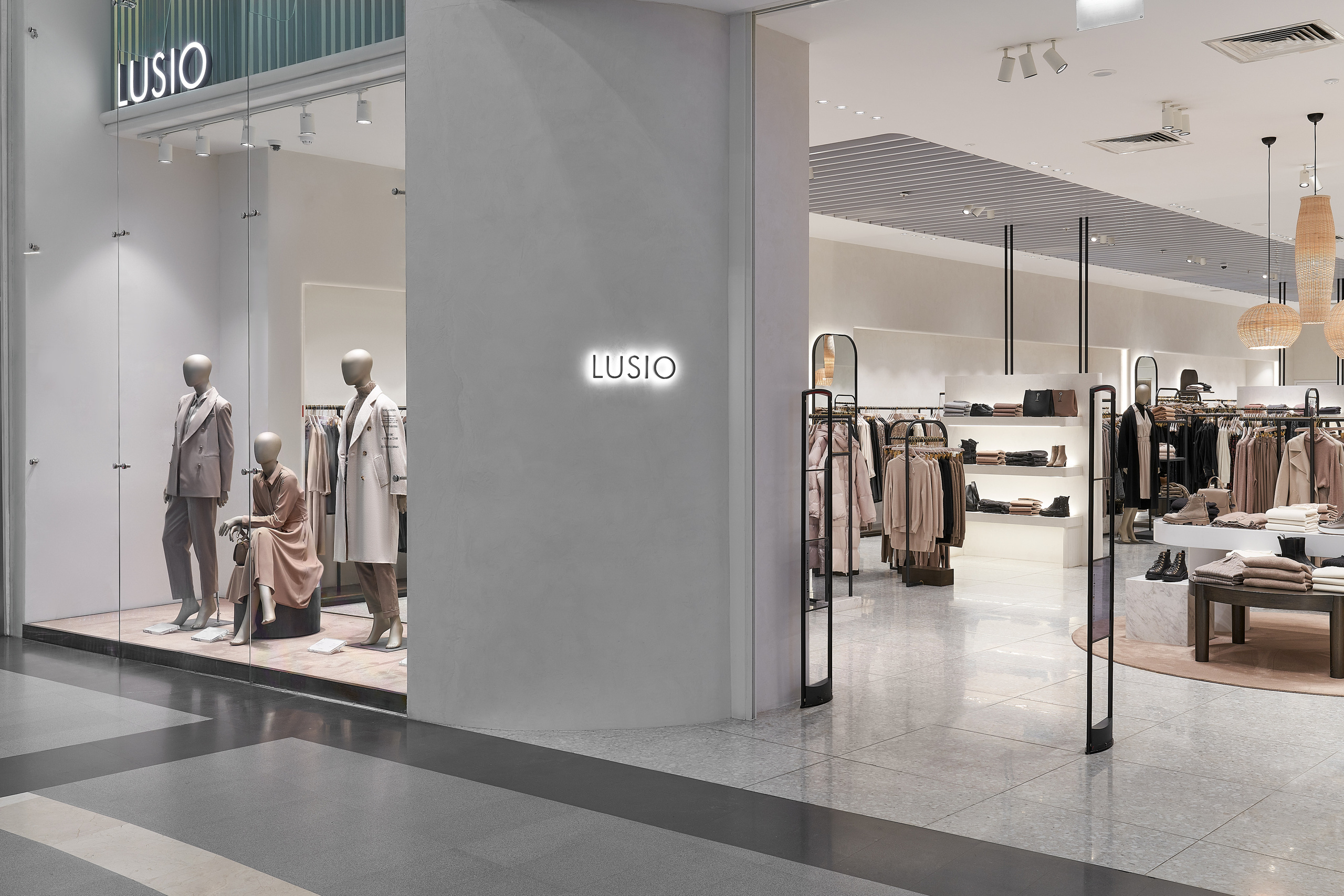 Флагманский магазин одежды LUSIO
