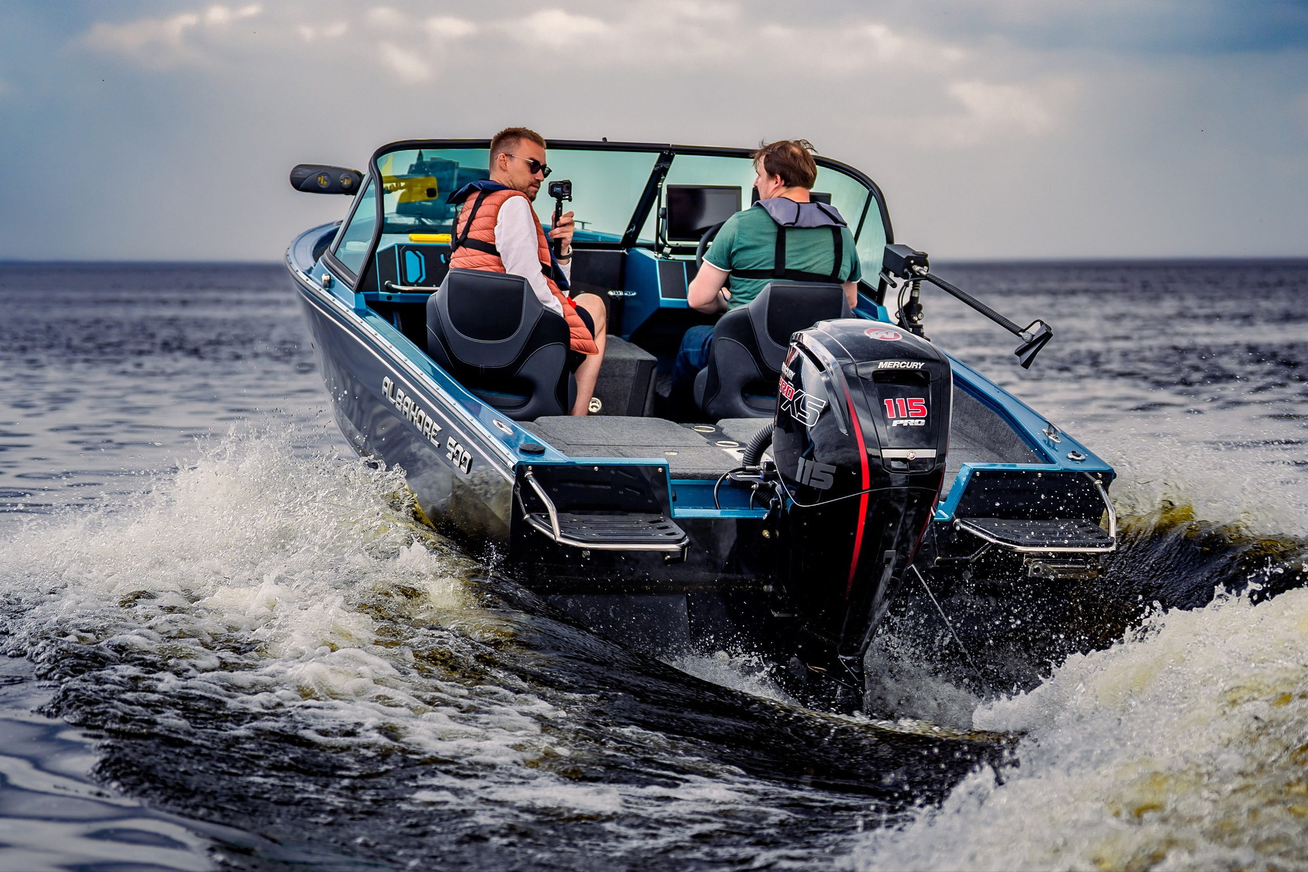 Albakore 500 с Mercury 115 Pro XS, ходовой кадр