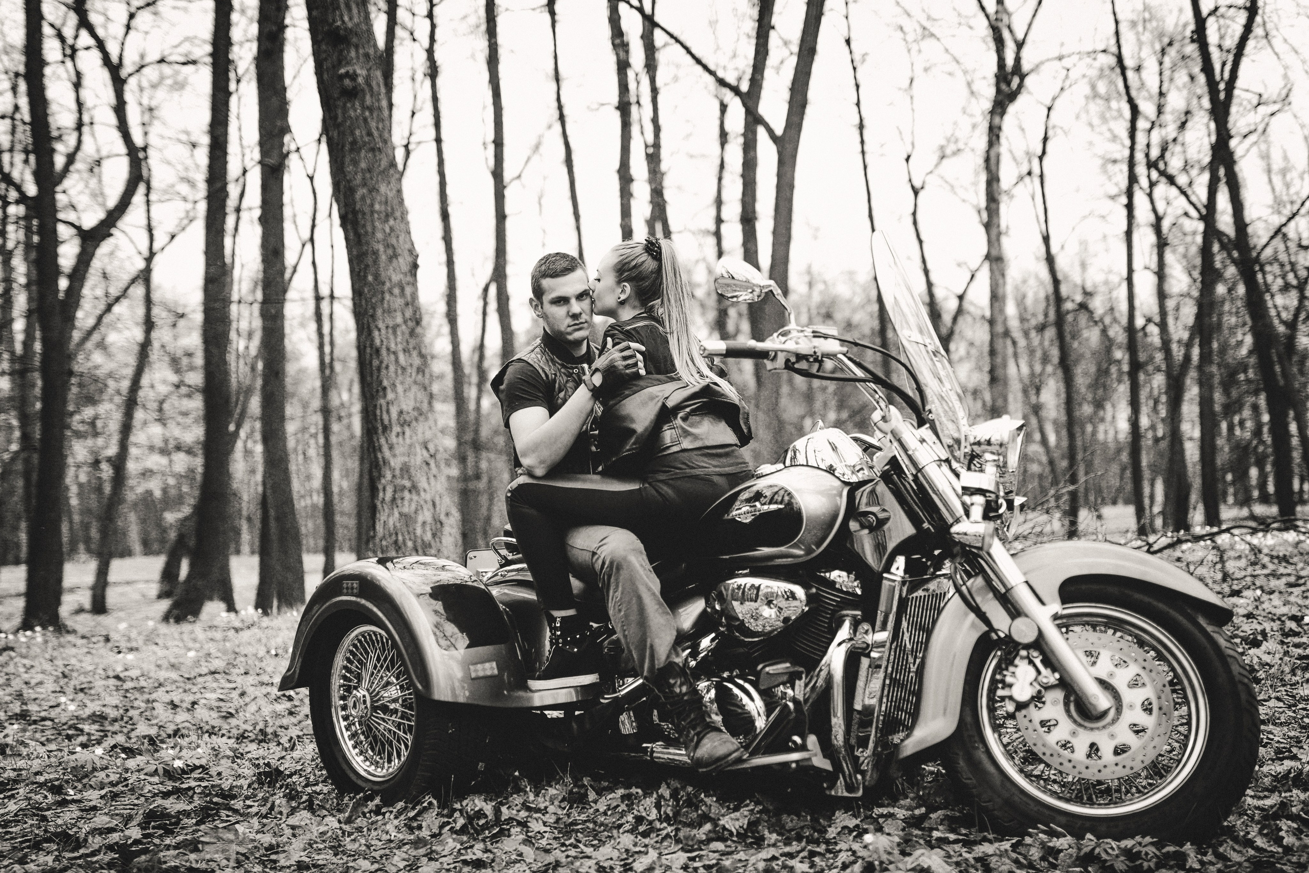 Фотосессия Love Story в Казани — стильные и эмоциональные фотосъёмки для влюблённых. Профессиональная кадры в лучших локациях Казани: улицы города, природа и студии. Живые эмоции, красивые кадры и настоящая атмосфера любви. Фотограф Садег Азарми. Тел. +79172284430