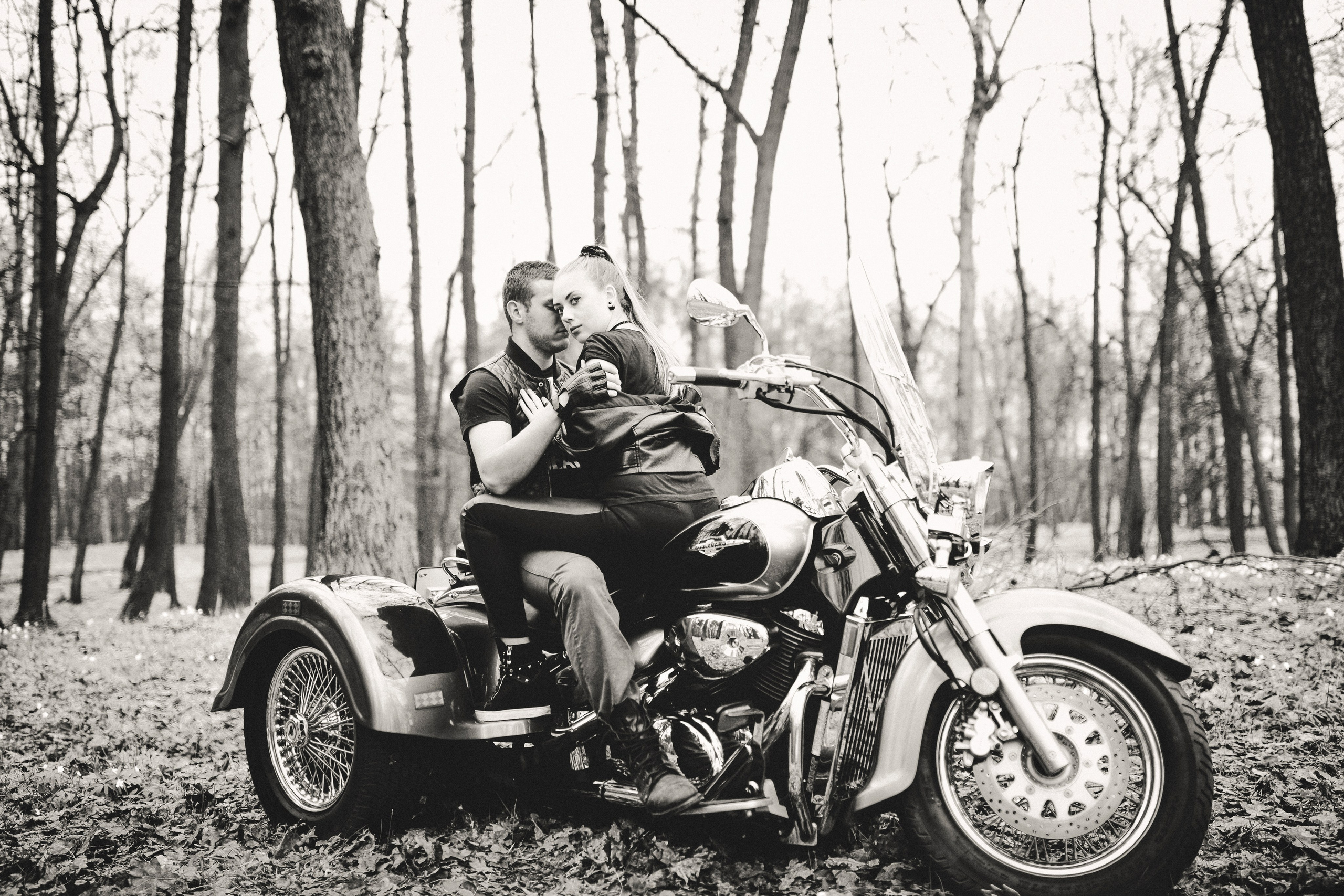 Фотосессия Love Story в Казани — стильные и эмоциональные фотосъёмки для влюблённых. Профессиональная кадры в лучших локациях Казани: улицы города, природа и студии. Живые эмоции, красивые кадры и настоящая атмосфера любви. Фотограф Садег Азарми. Тел. +79172284430