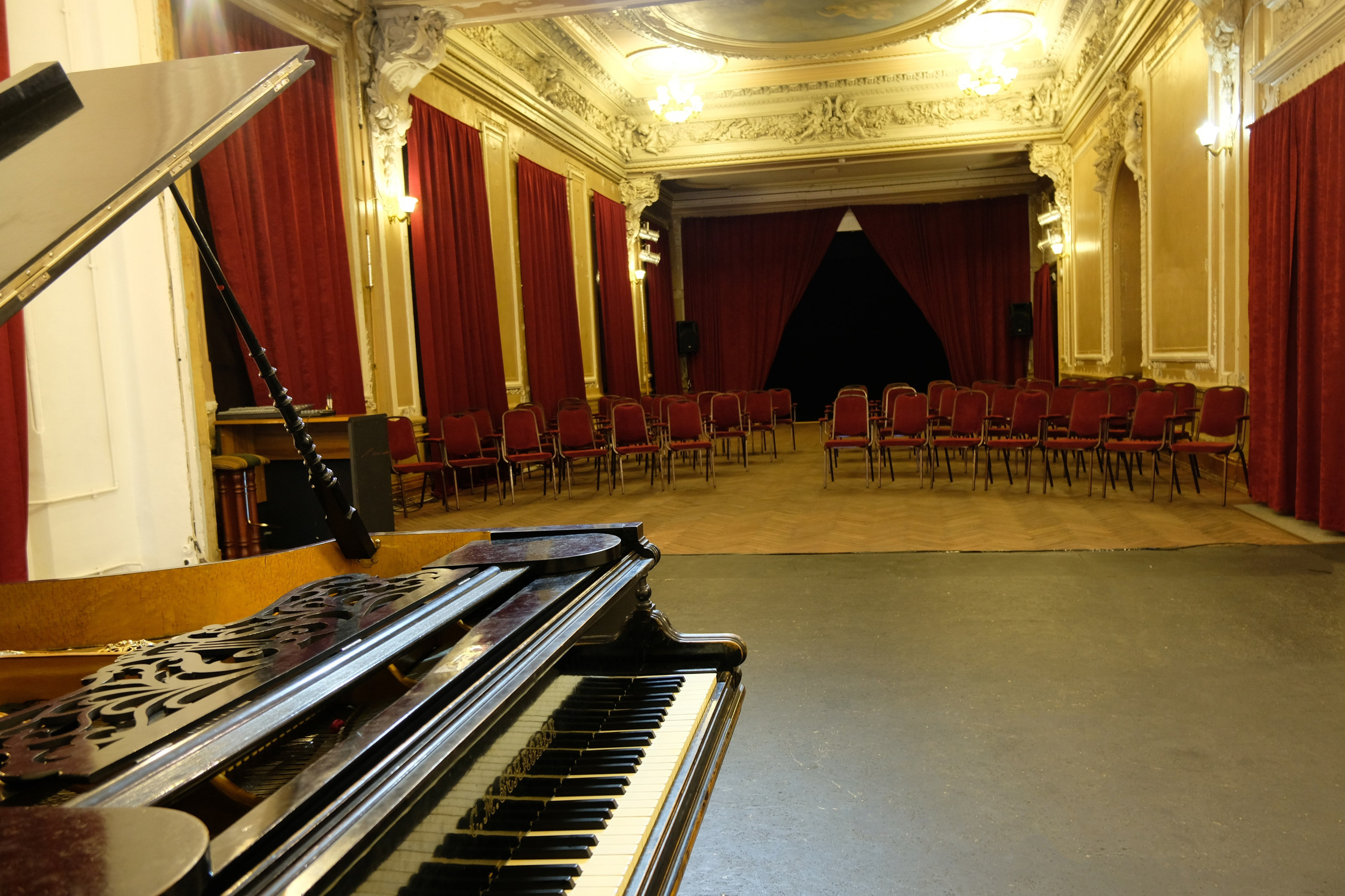 Аренда театрально-концертного зала под спектакли и концерты. Дом Шрёдера