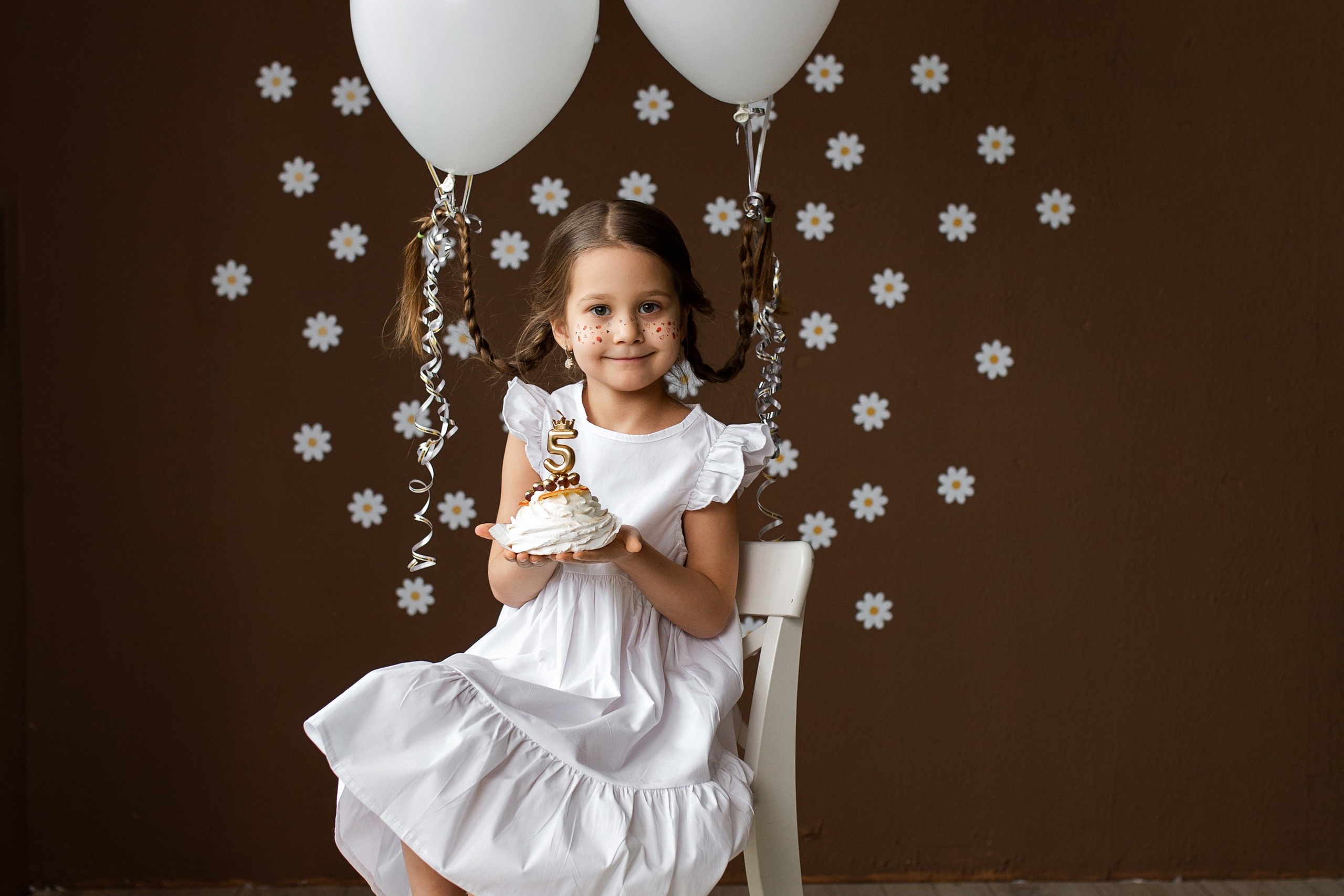 Полине 5 лет.