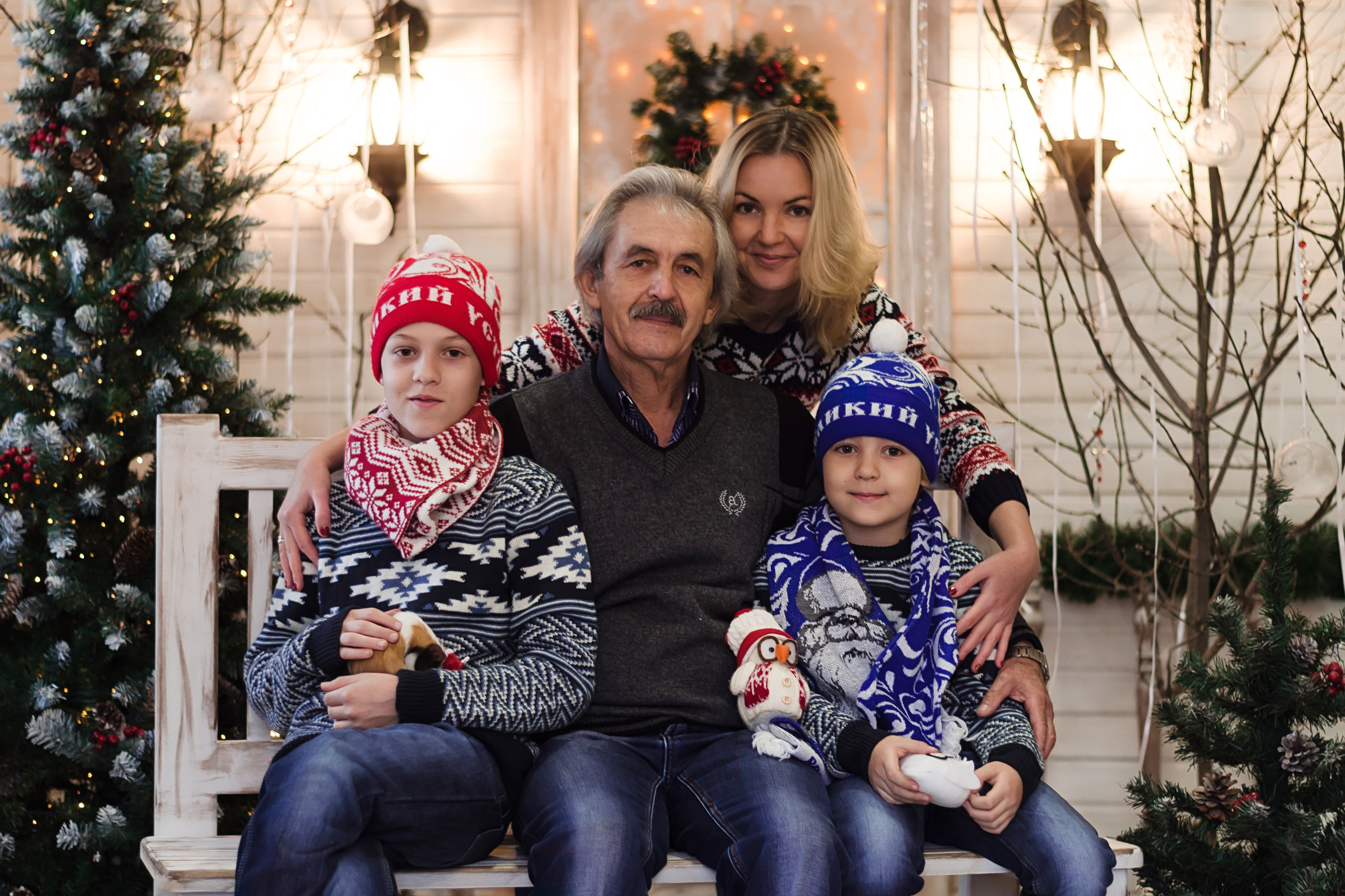 Отец, дочь и два внука. Новогодняя съемка 2018