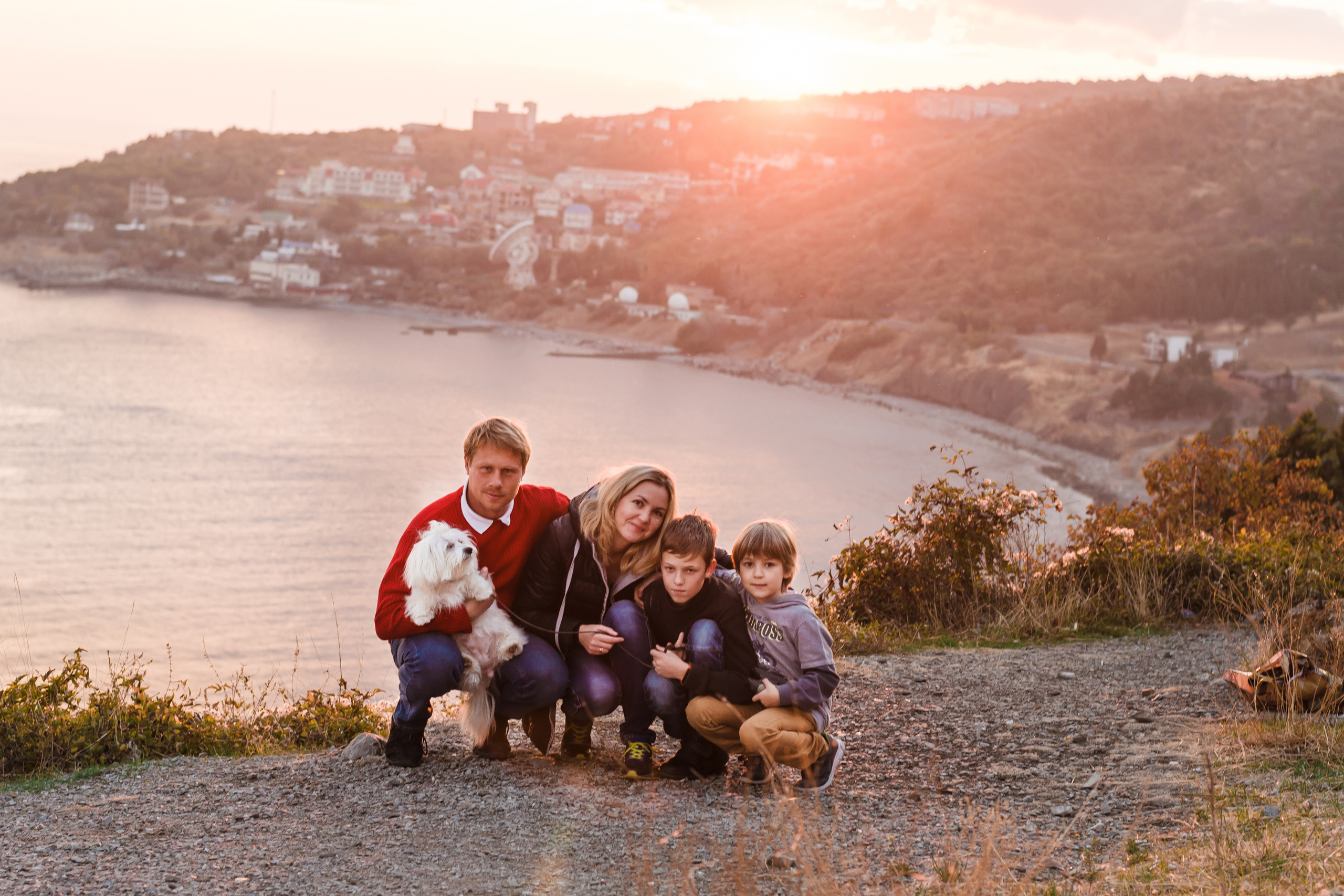 Осеннее море. Семья Пикуленко. Октябрь, 2017. Симеиз