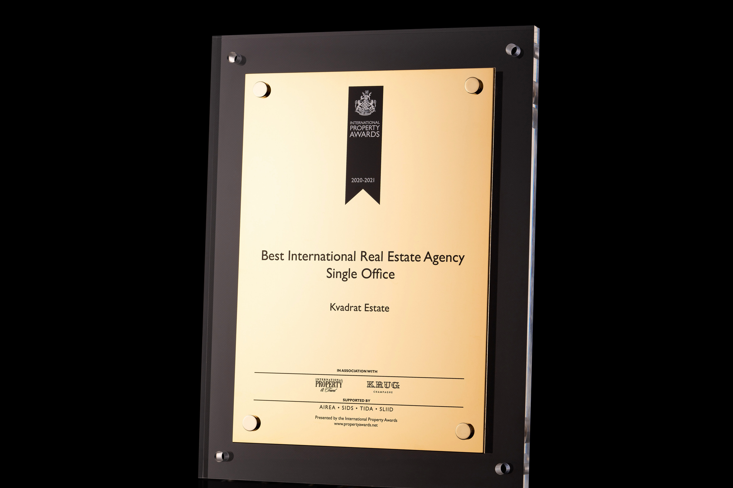 ФОТОГРАФИИ НАГРАДНЫХ ТАБЛИЧЕК