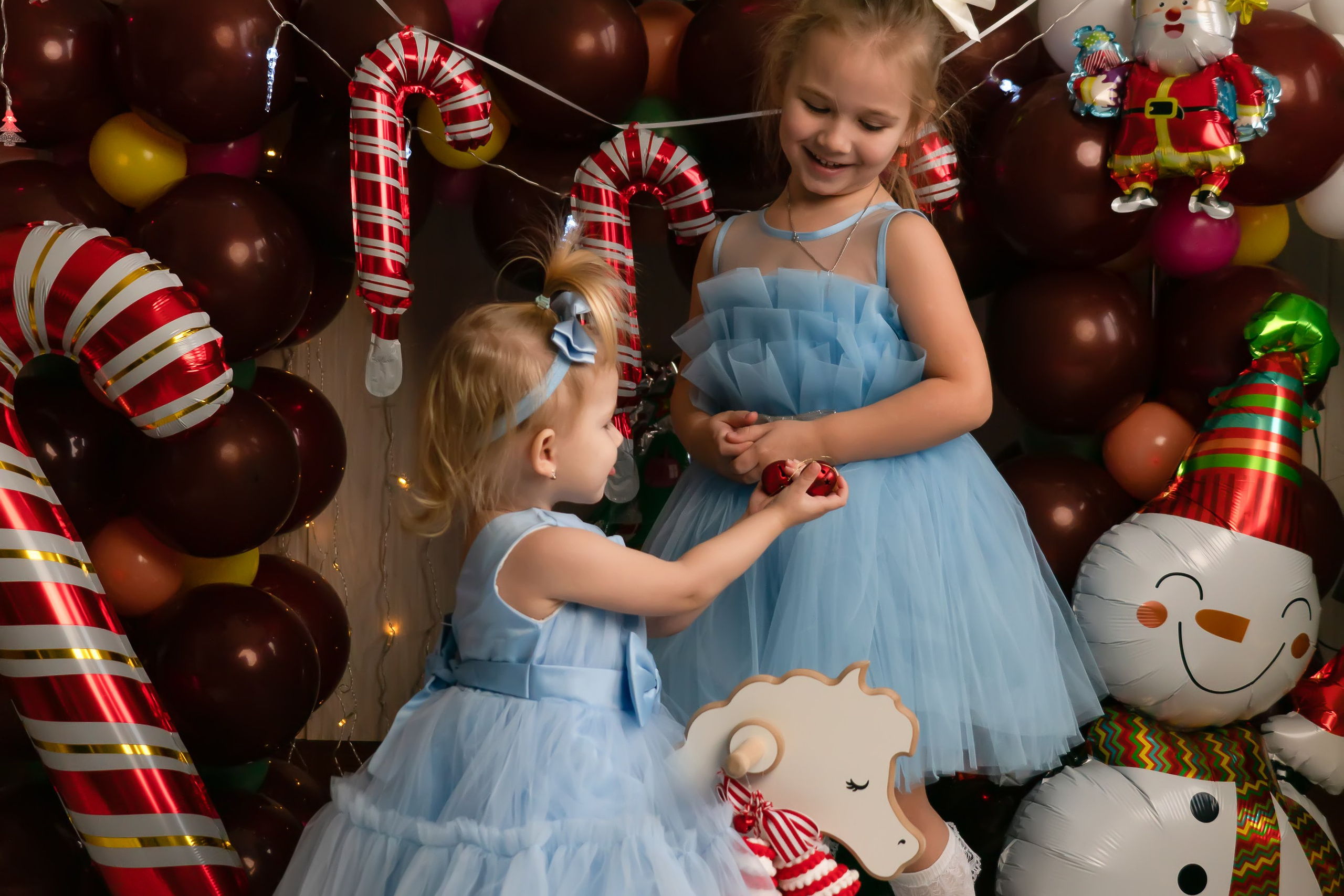 Бабушка и&nbsp;2 сестренки- Новый год