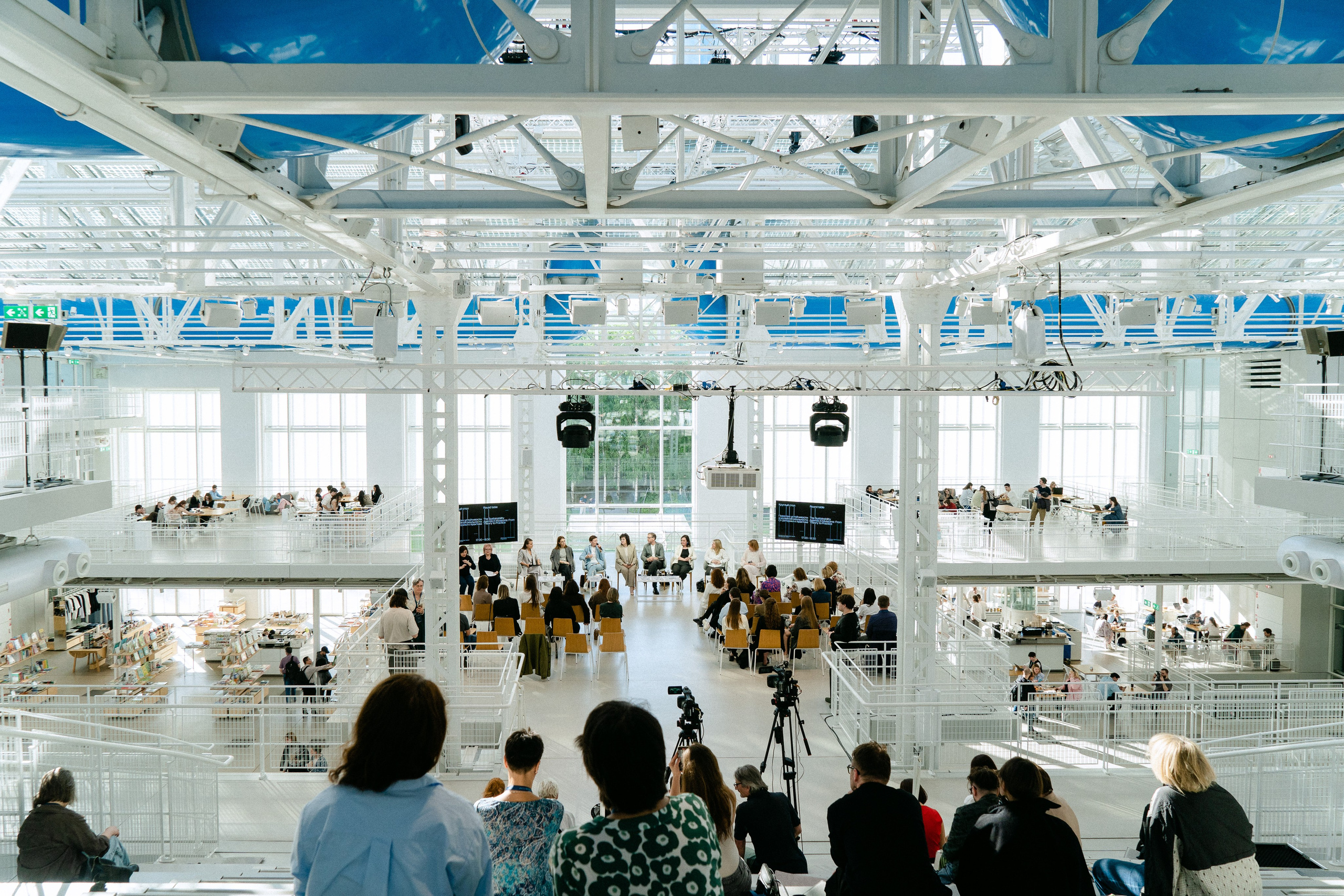 Репортажный фотограф. Фотограф в Москве Женя Потах