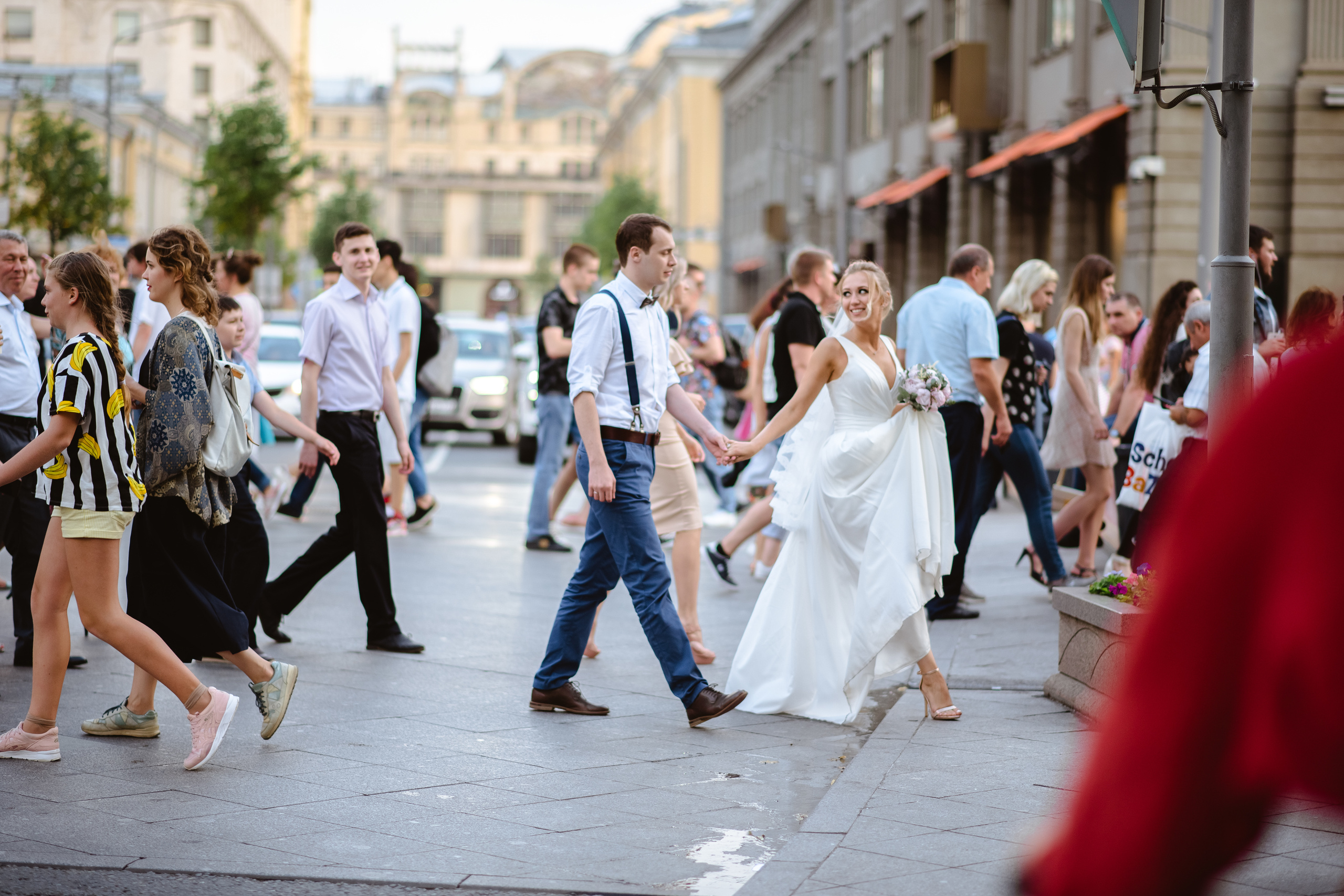 Миллионы глаз смотрят на нас