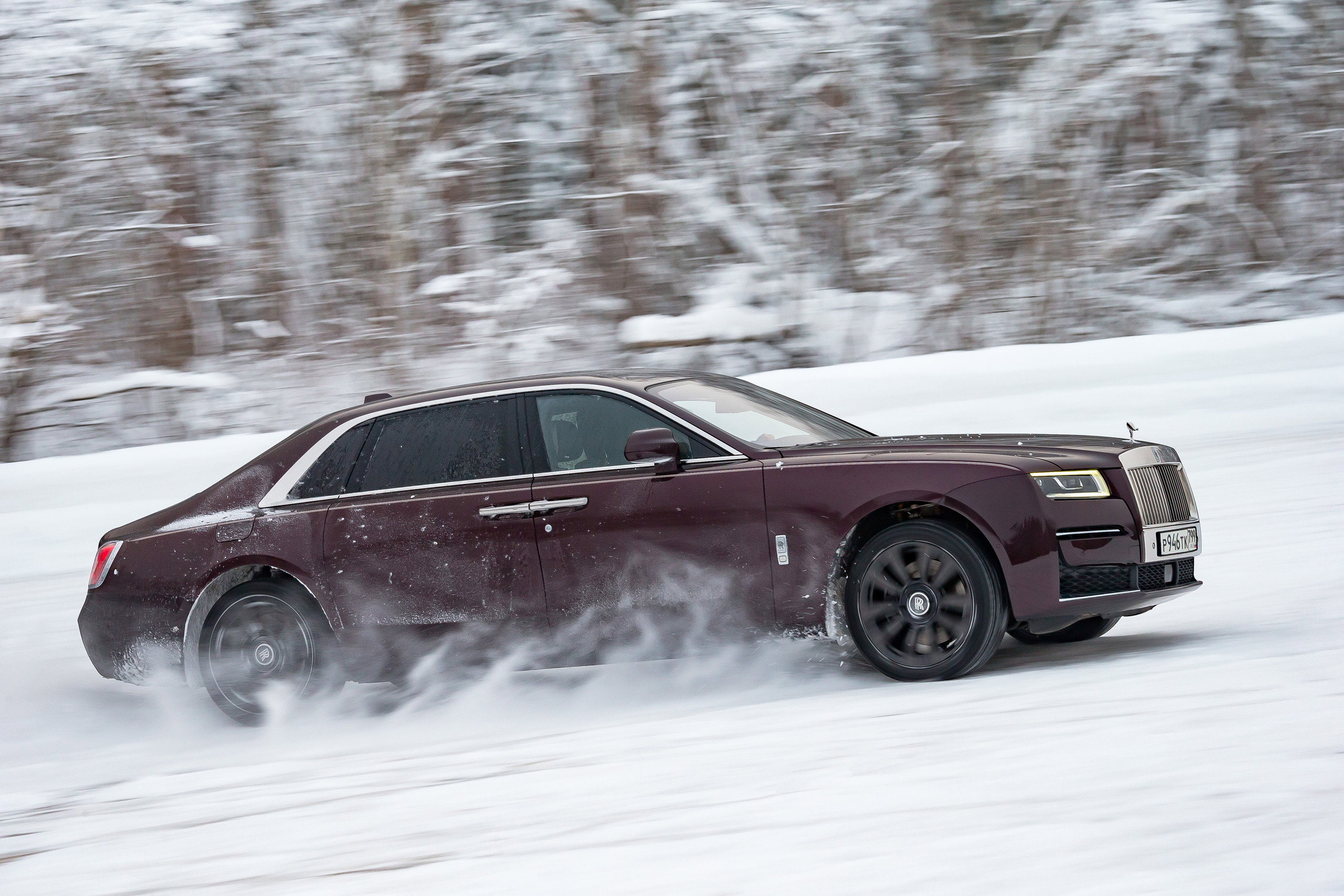 Rolls-Royce Ghost EWB. Фотограф Дмитрий Питерский