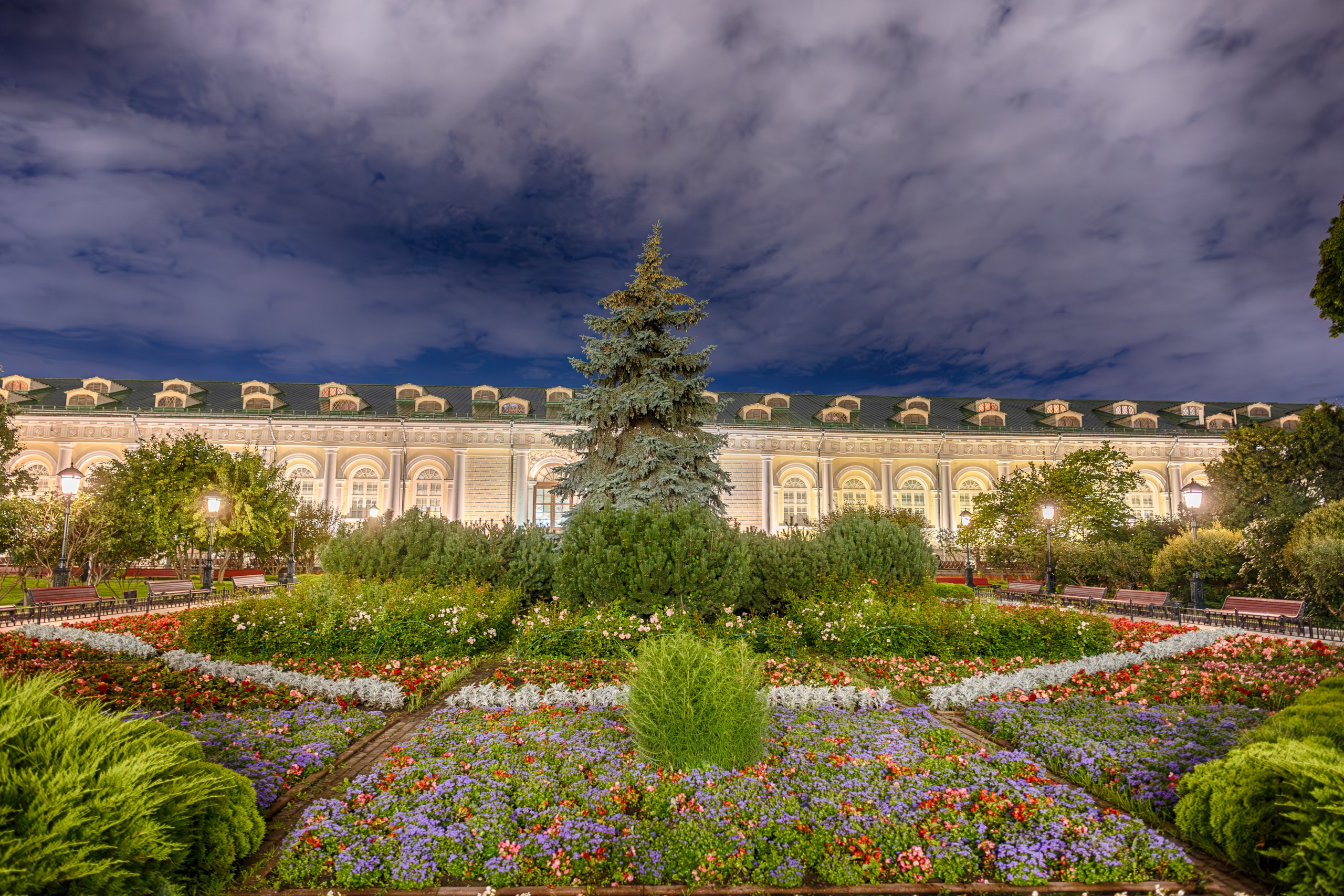 На этой странице будут статьи про наши вечерние и не только прогулки по Москве. 1000 куполов России, фотопроект Вадима Квятковского и Надежды Ельцовой