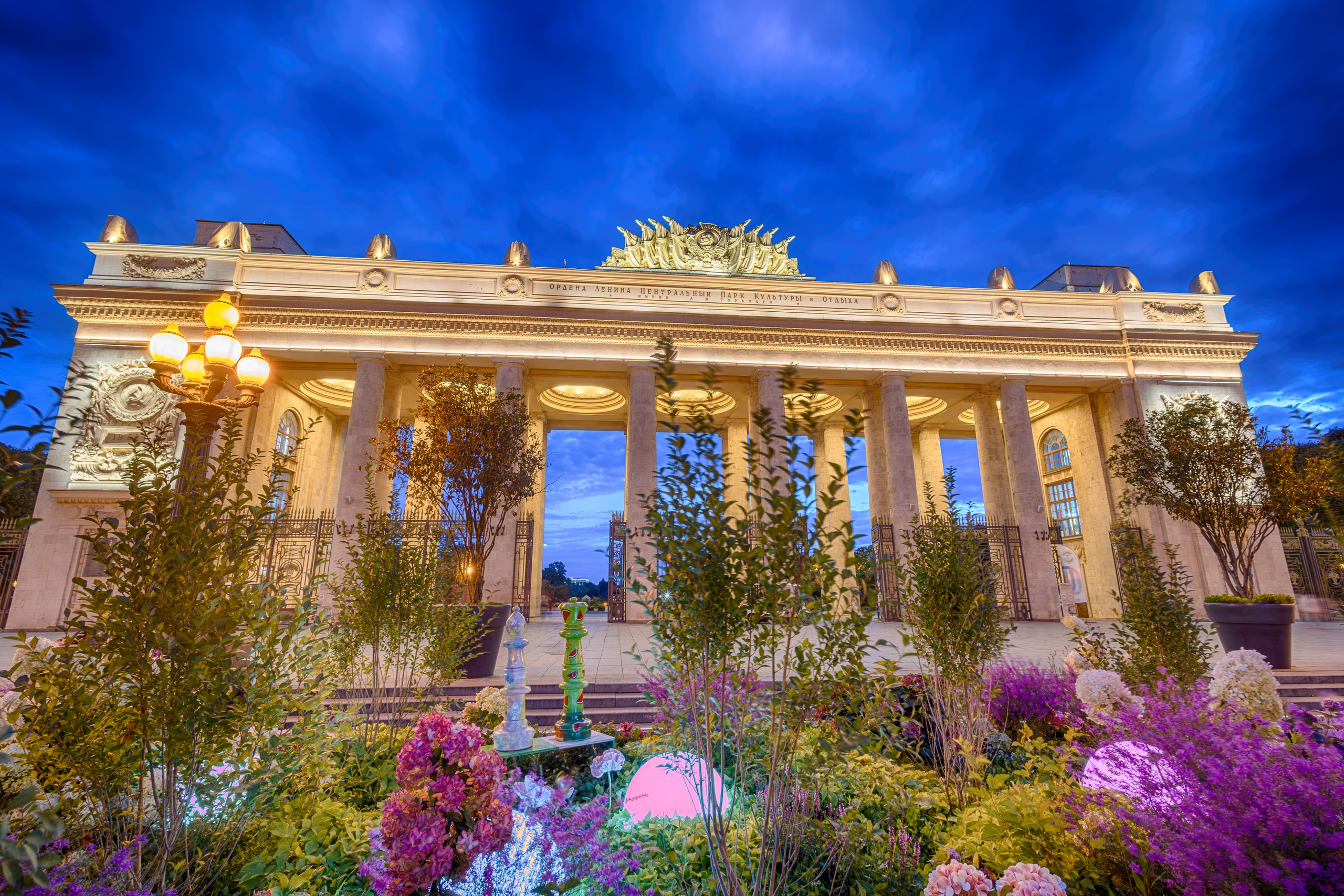 На этой странице будут статьи про наши вечерние и не только прогулки по Москве. 1000 куполов России, фотопроект Вадима Квятковского и Надежды Ельцовой