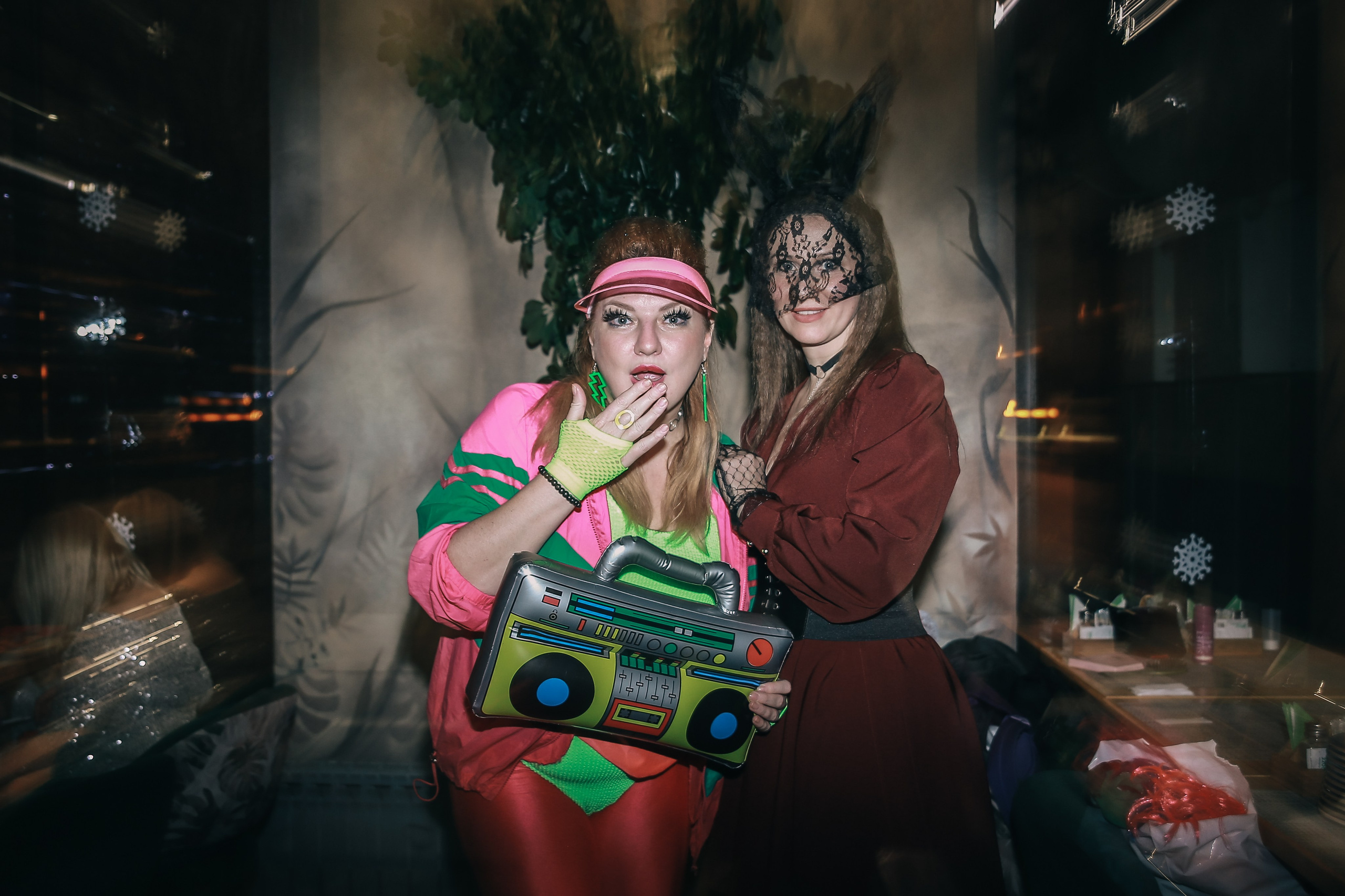 Новогодний корпоратив в стиле 90х и СловоПацана