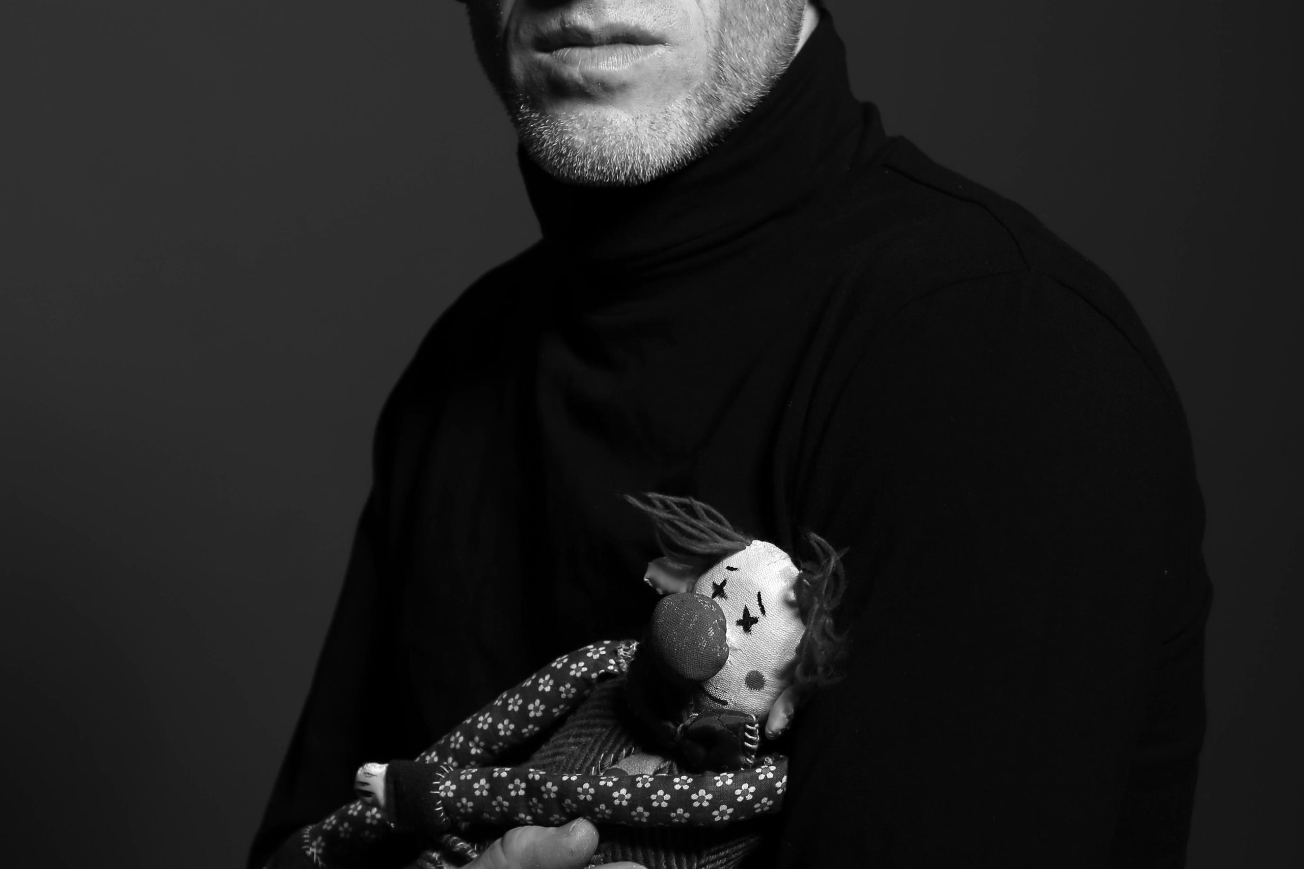 Мужской студийный портрет