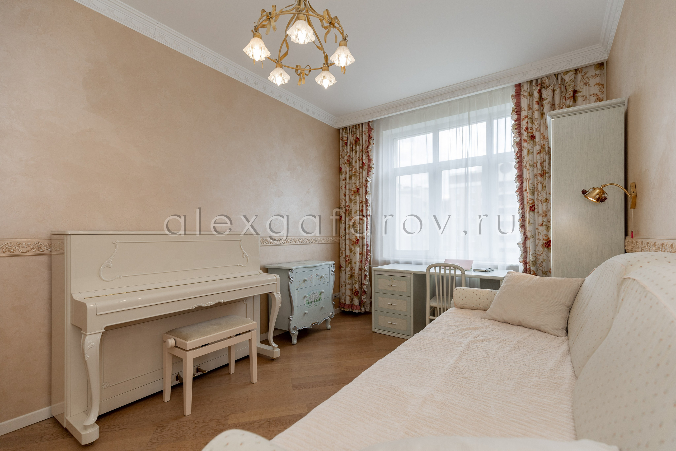 Ул. Авиаконструктора Микояна. Фотограф Гафаров Александр