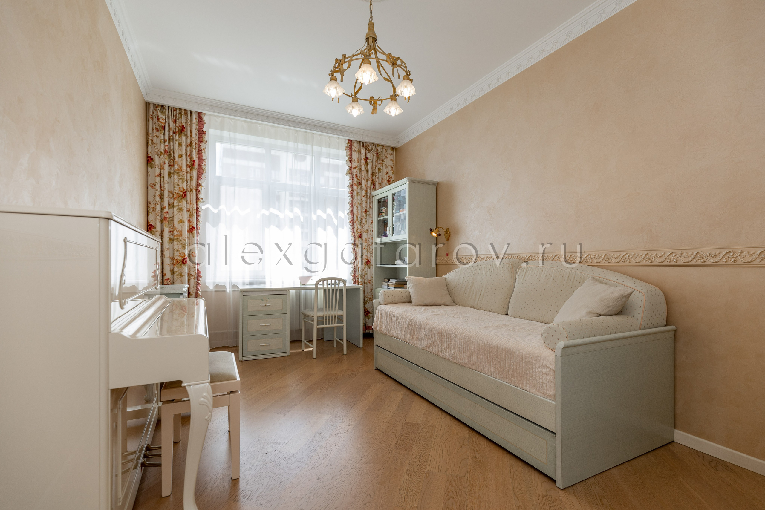 Ул. Авиаконструктора Микояна. Фотограф Гафаров Александр