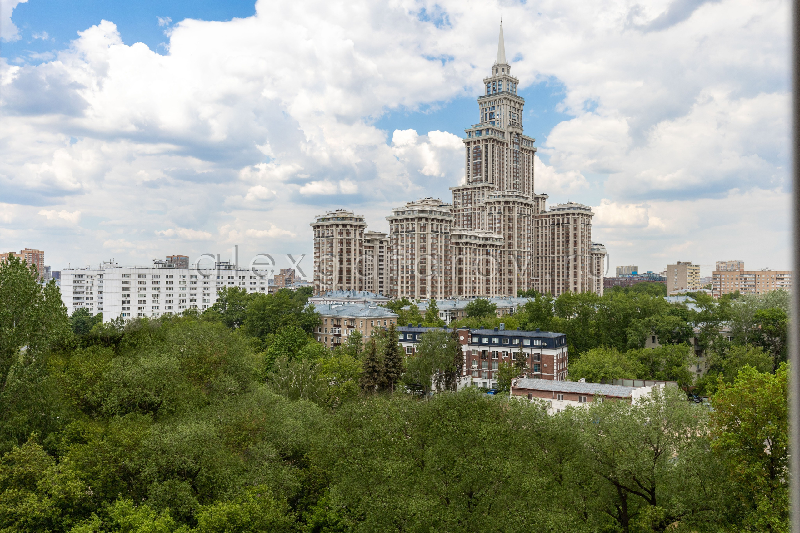 Ул. Авиаконструктора Микояна. Фотограф Гафаров Александр