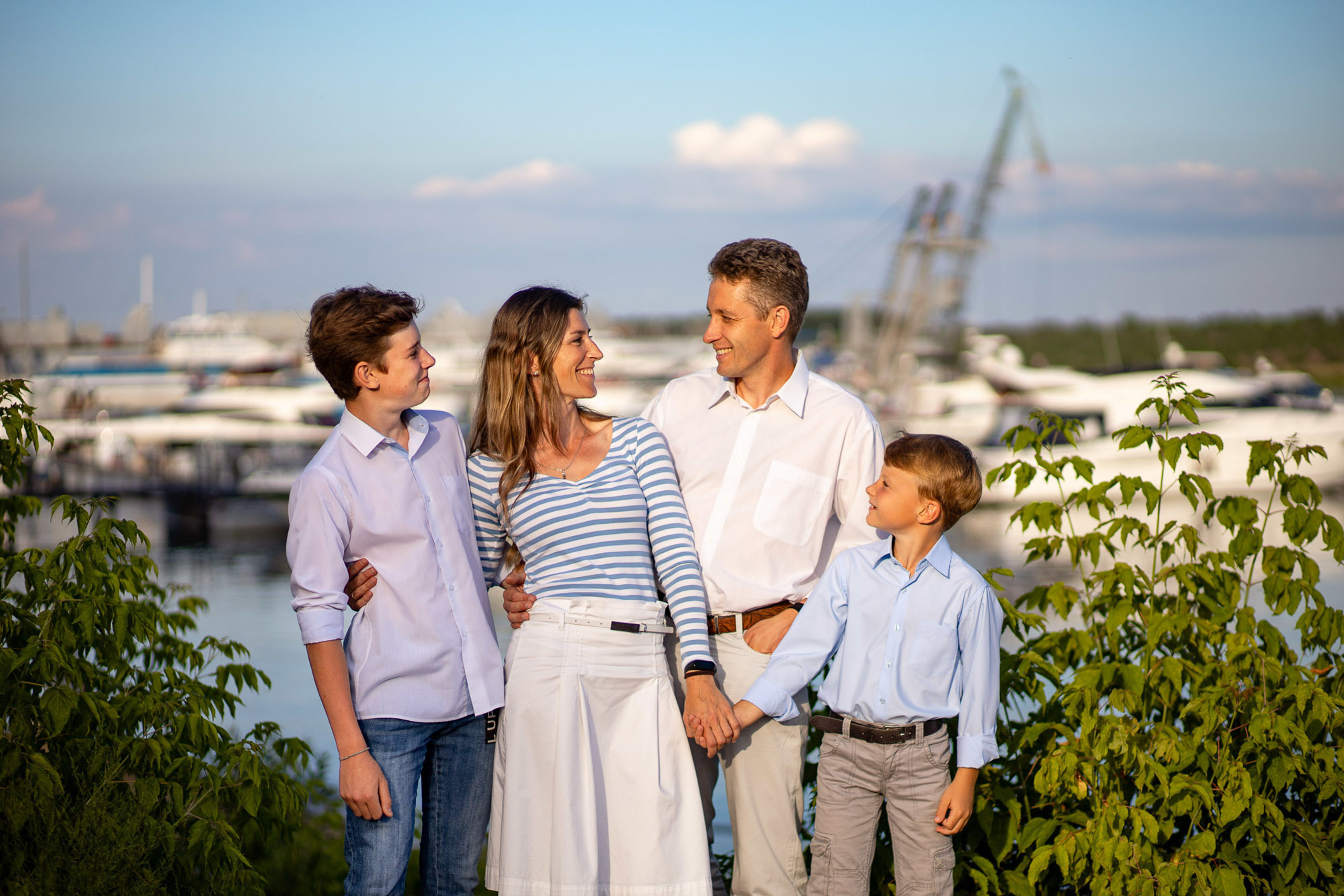 Семейная прогулка