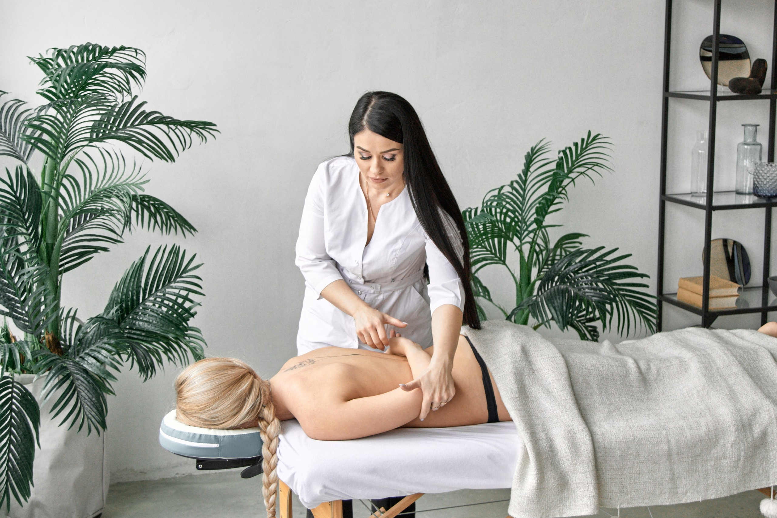 Юлия — массажист