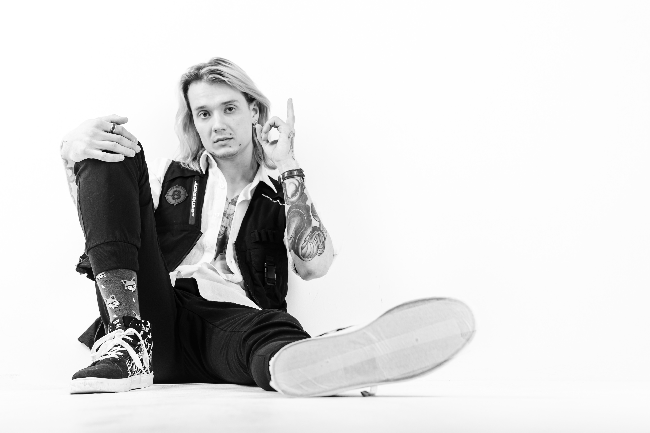 Свет и темнота басиста