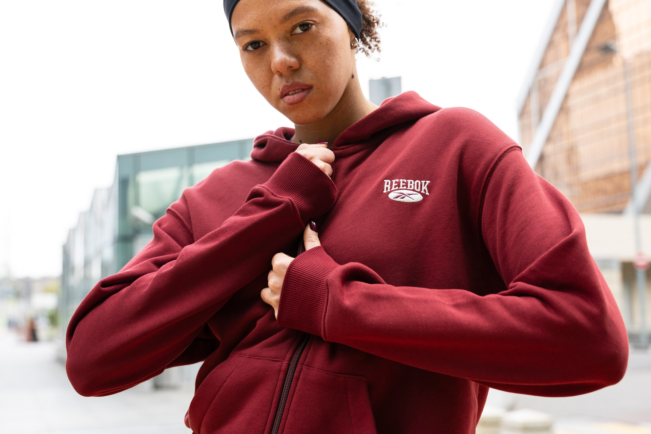 JENNIFER x Sneakerbox