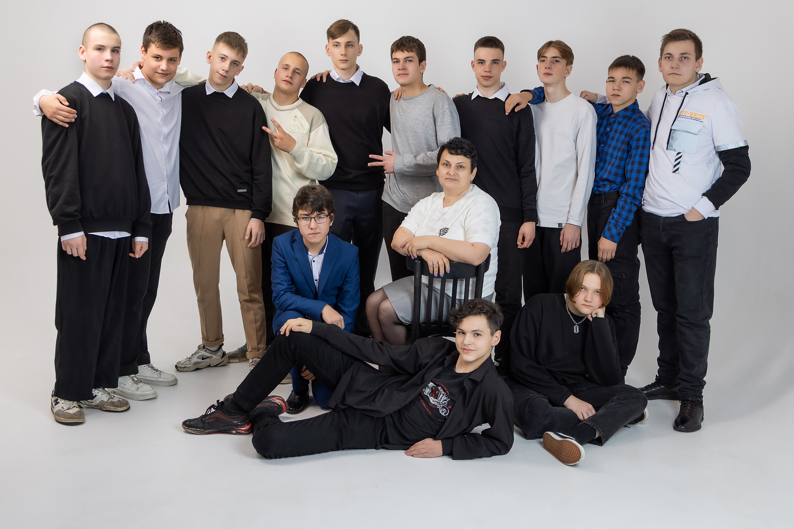 Общее фото, школьники, выпускной, последний звонок, фотоуслуги, фотосессии, школа, дети, учитель, выпускные альбомы, папки, виньетки