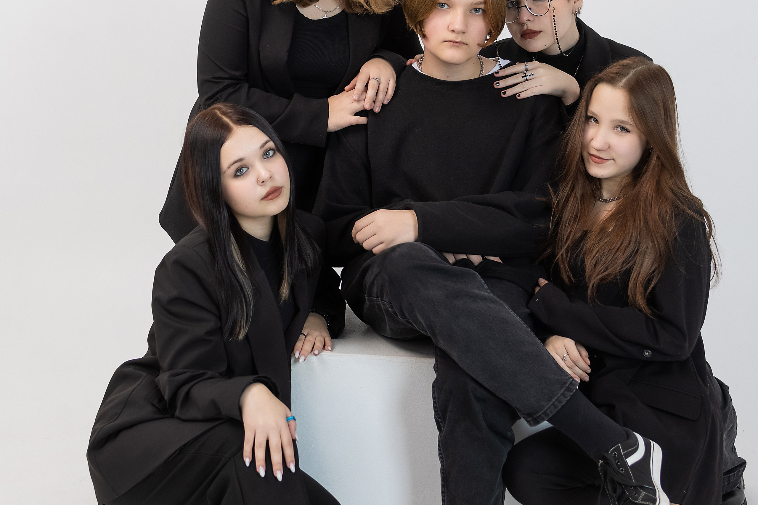 Девочки, дружба, фото, школьные съёмки, фотосессии, фотостудия, Иркутск, альбом, выпуск, 9, 11 класс, подруги, фотографы Иркутска, школьный фотограф,