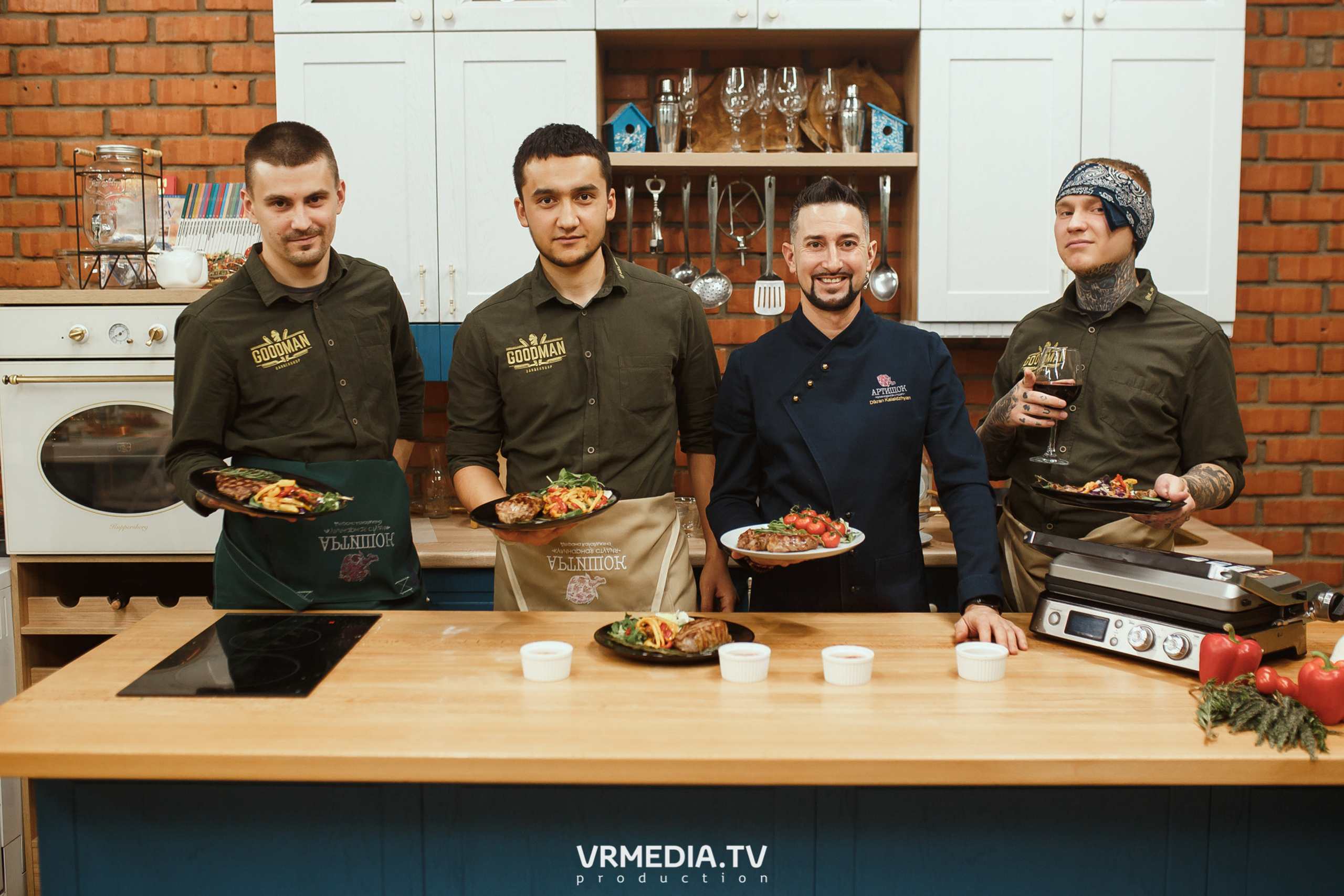 Кулинарная студия «Артишок». Битва столов: Барберы GoodMan — жарят мясо!